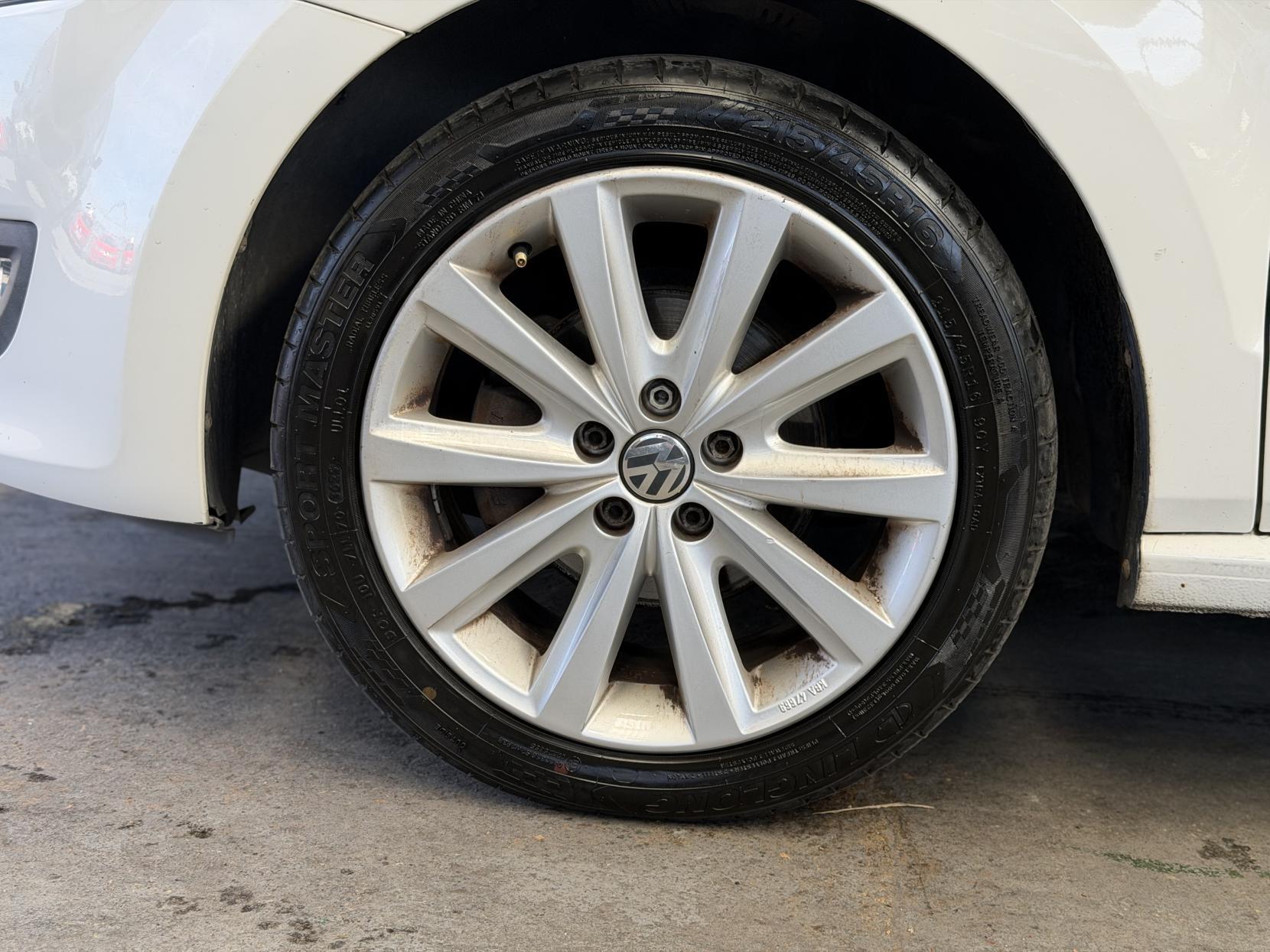 Volkswagen Polo - Image 15