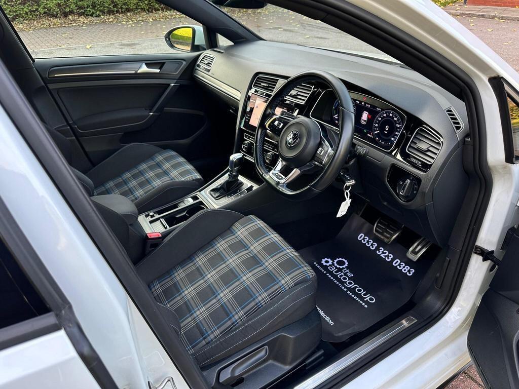 Volkswagen Golf - Image 20