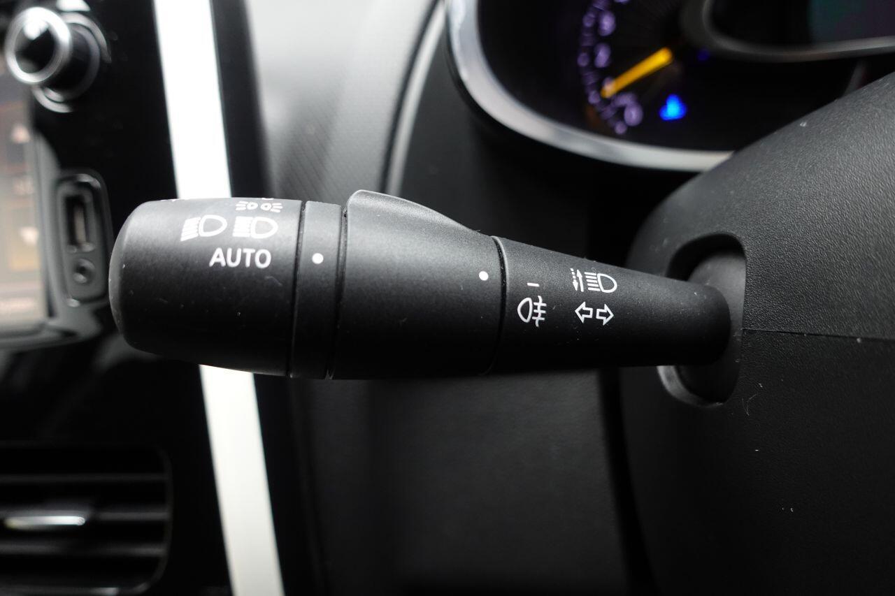 Renault Clio - Image 24