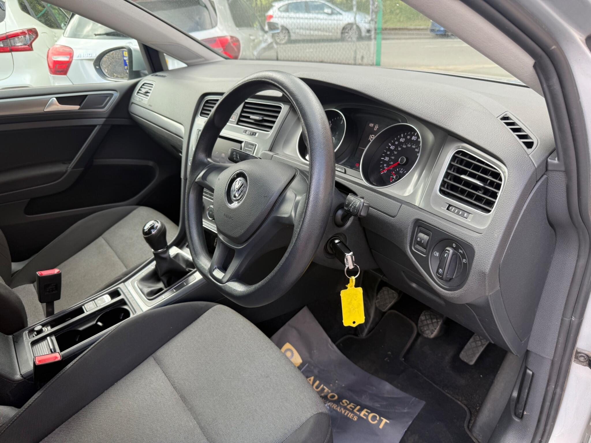 Volkswagen Golf - Image 20