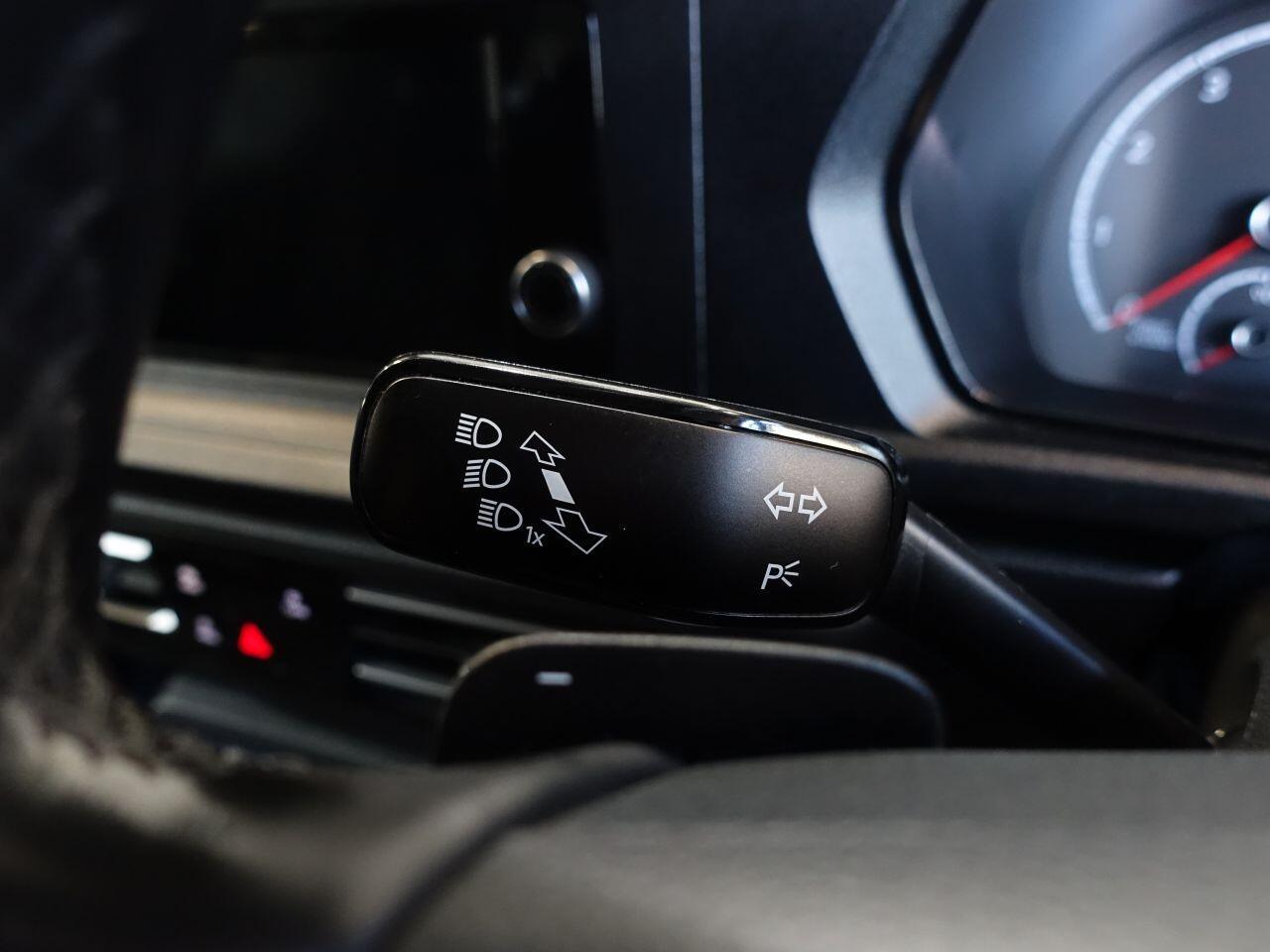 Volkswagen Caddy Maxi - Image 22