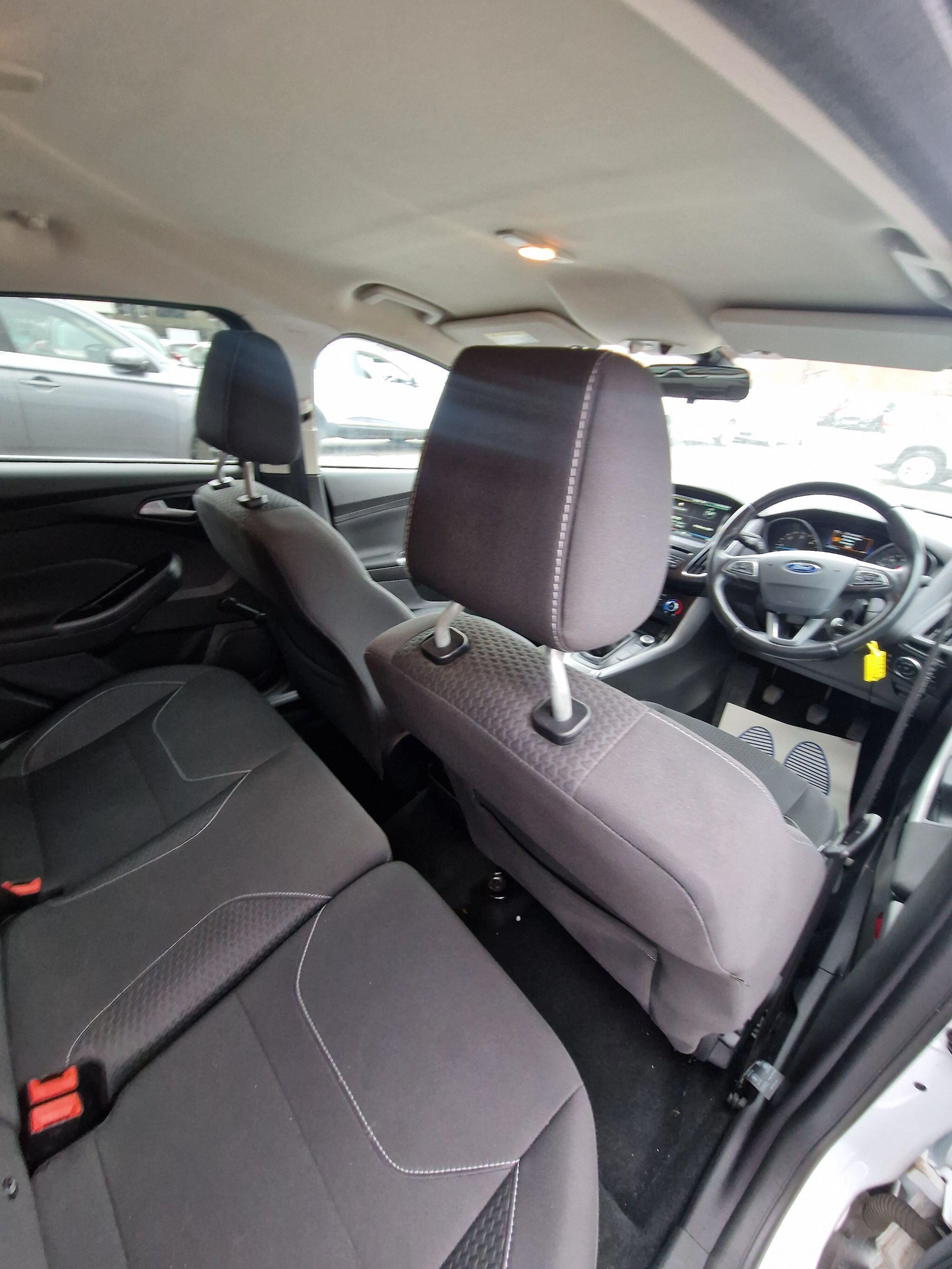 Ford Focus - Image 34