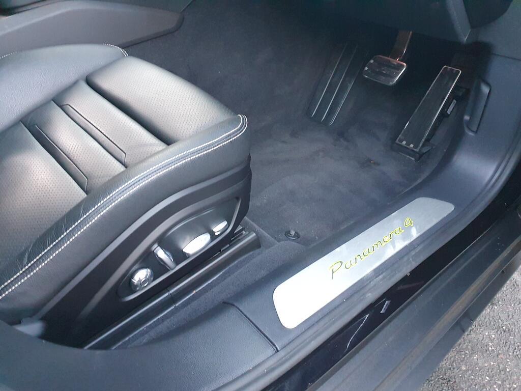 Porsche Panamera - Image 35