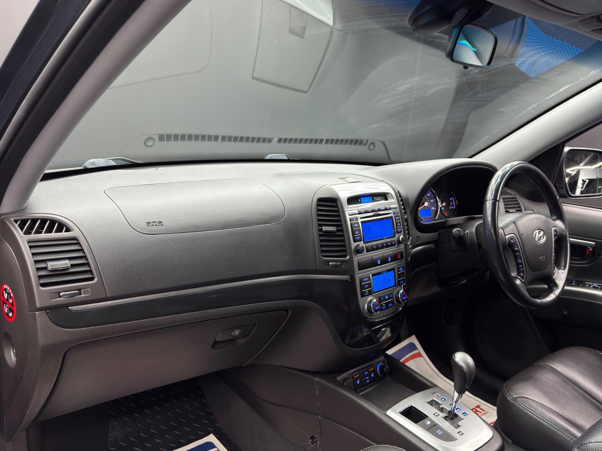 Hyundai Santa Fe - Image 11