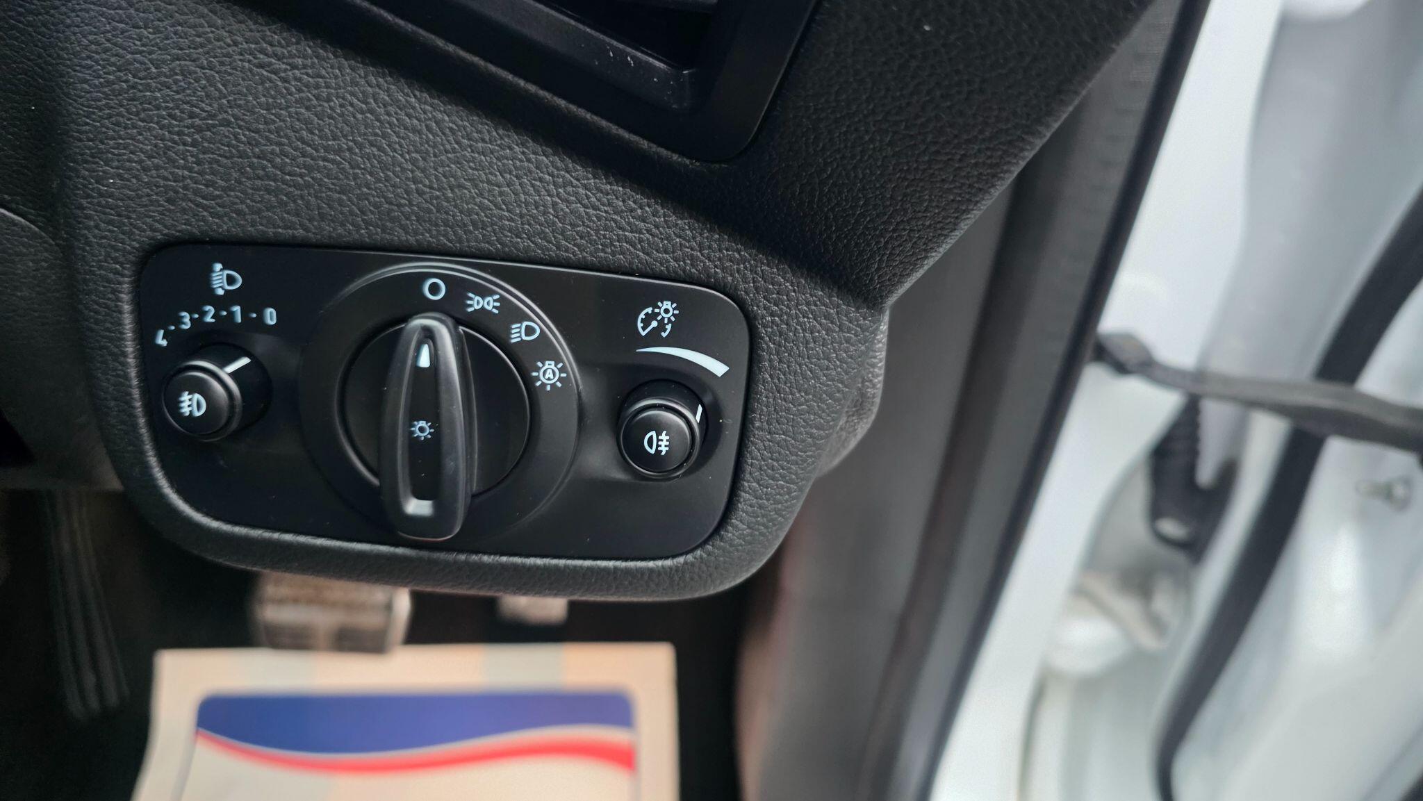 Ford Kuga - Image 27