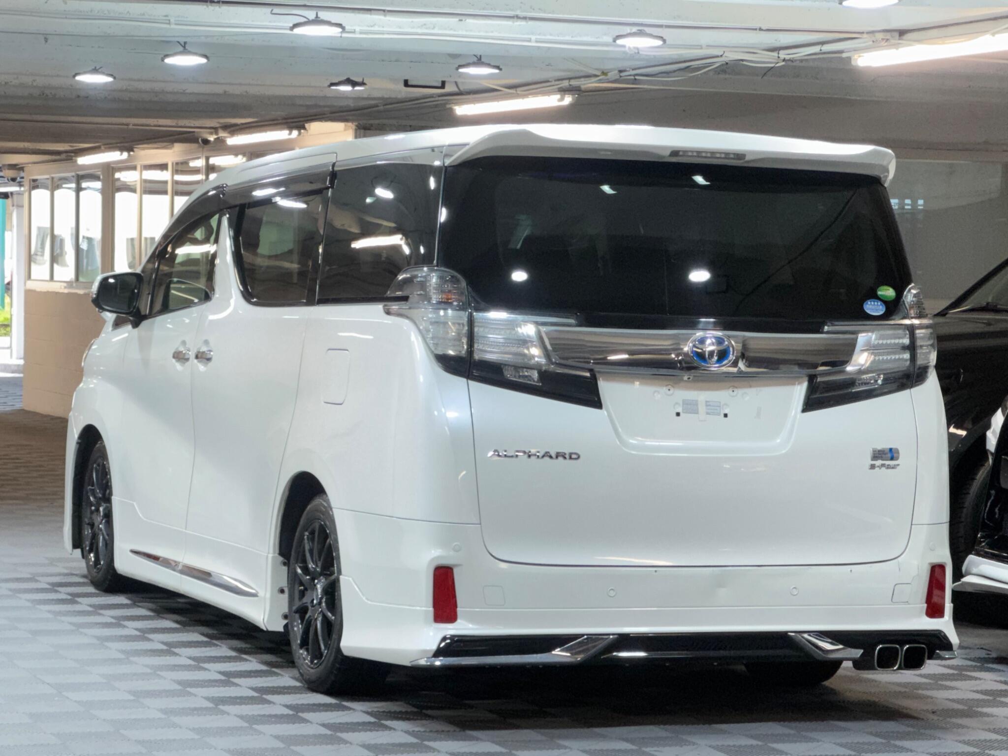 Toyota Vellfire - Image 3