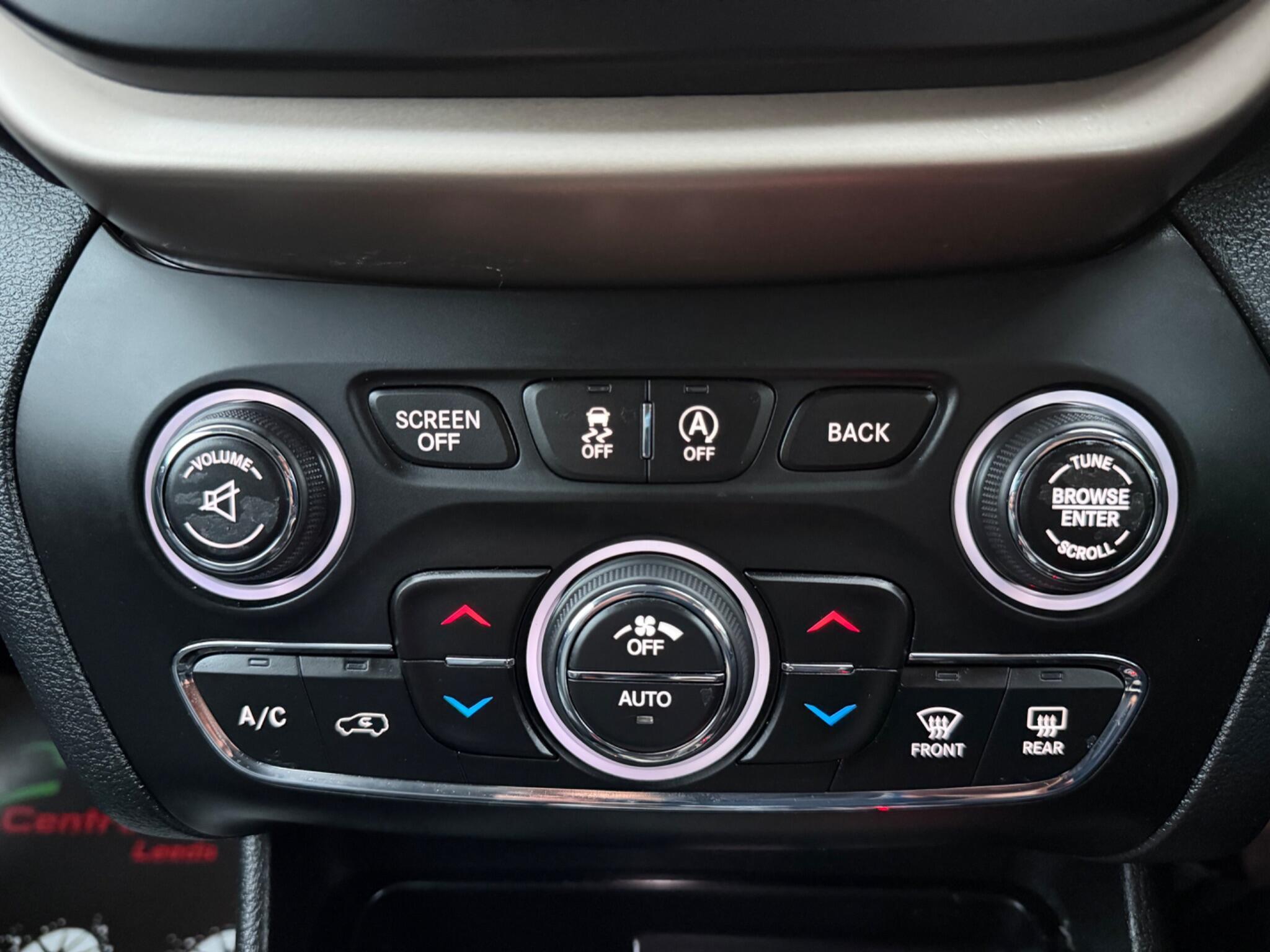 Jeep Cherokee - Image 60