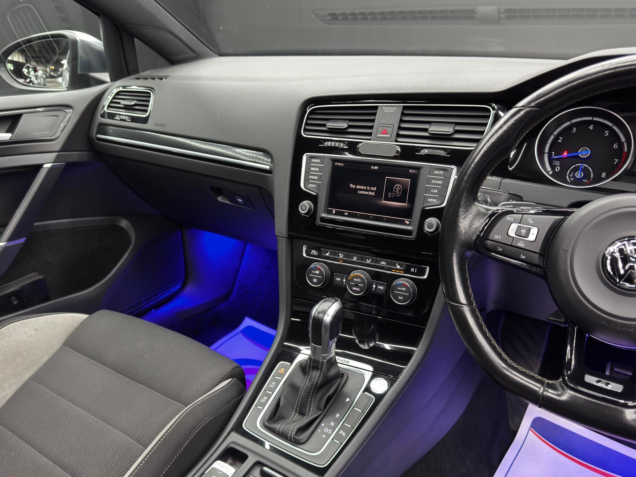 Volkswagen Golf - Image 22