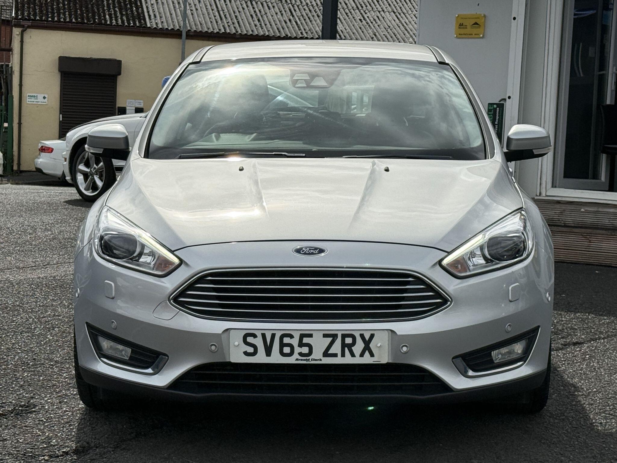 Ford Focus - Image 8