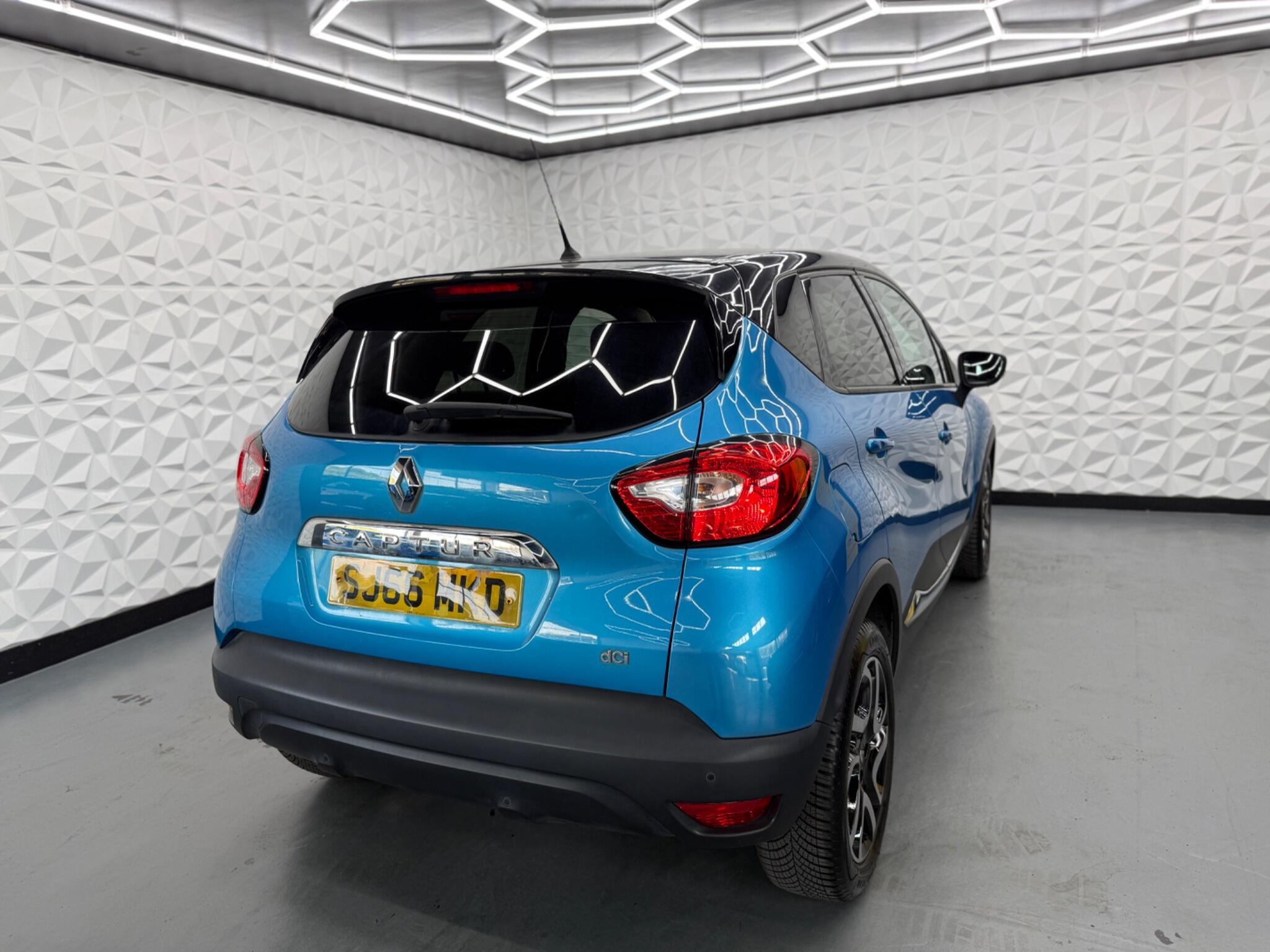 Renault Captur - Image 11