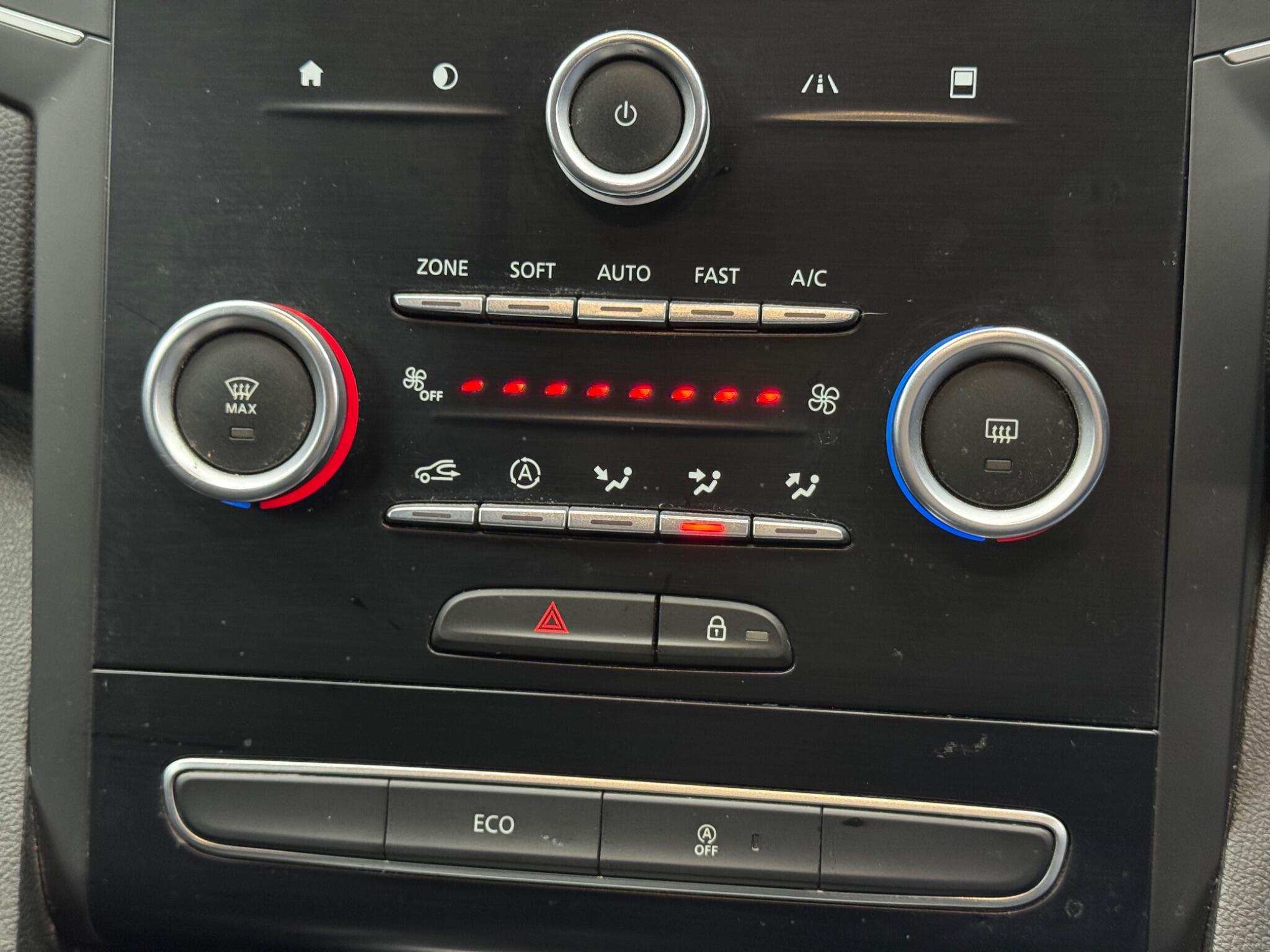 Renault Megane - Image 28