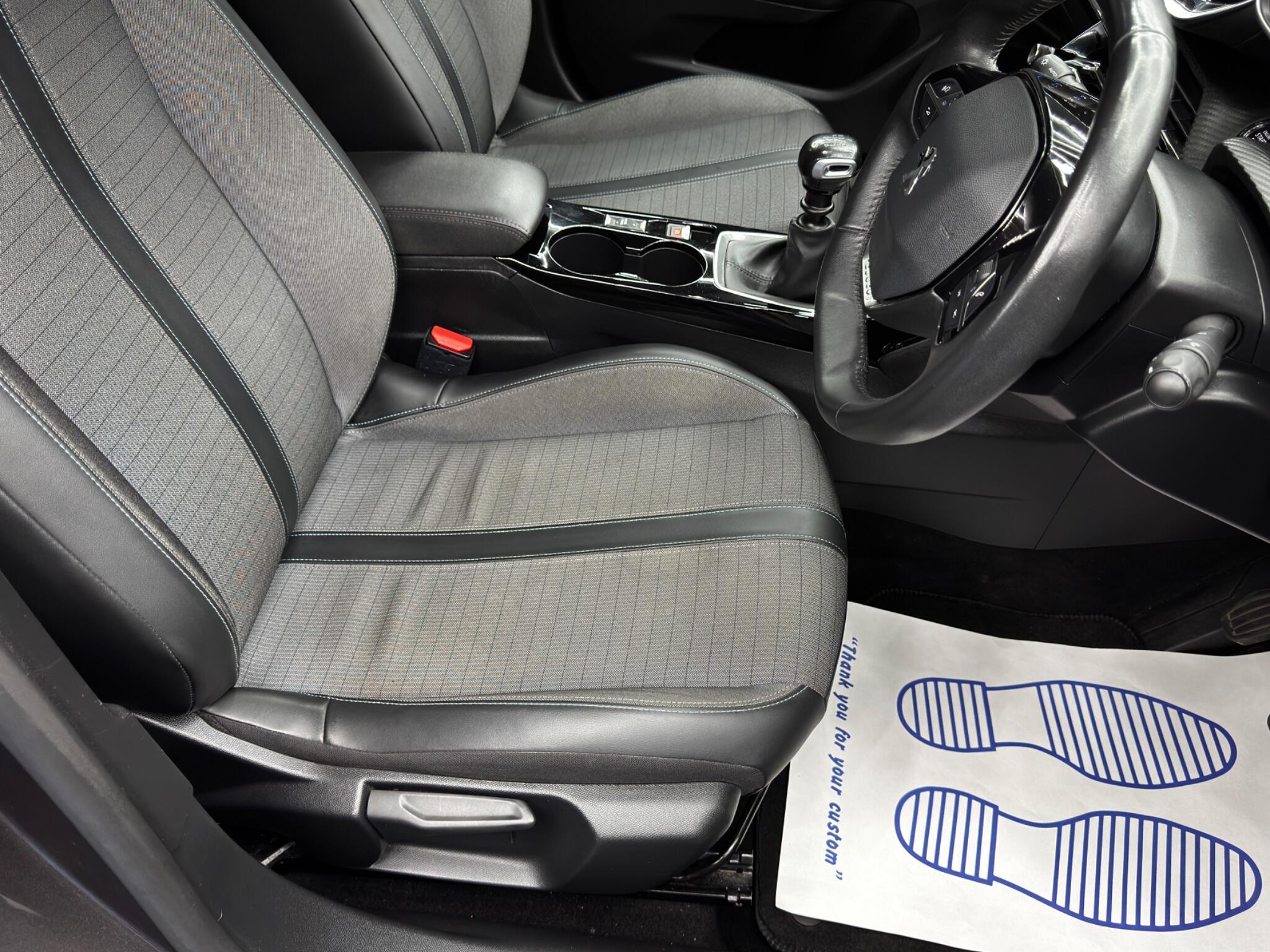 Peugeot 2008 - Image 13