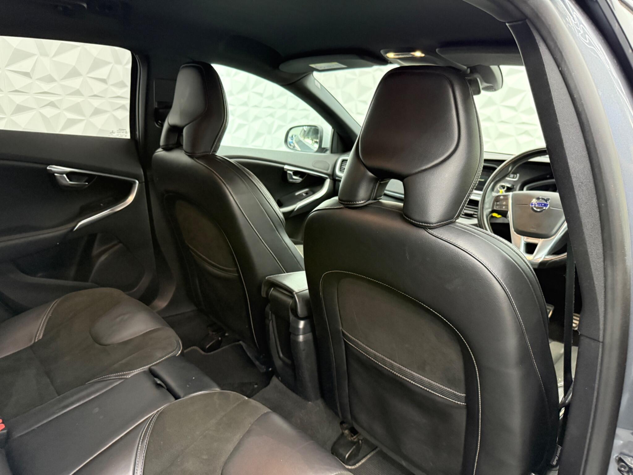 Volvo V40 - Image 20