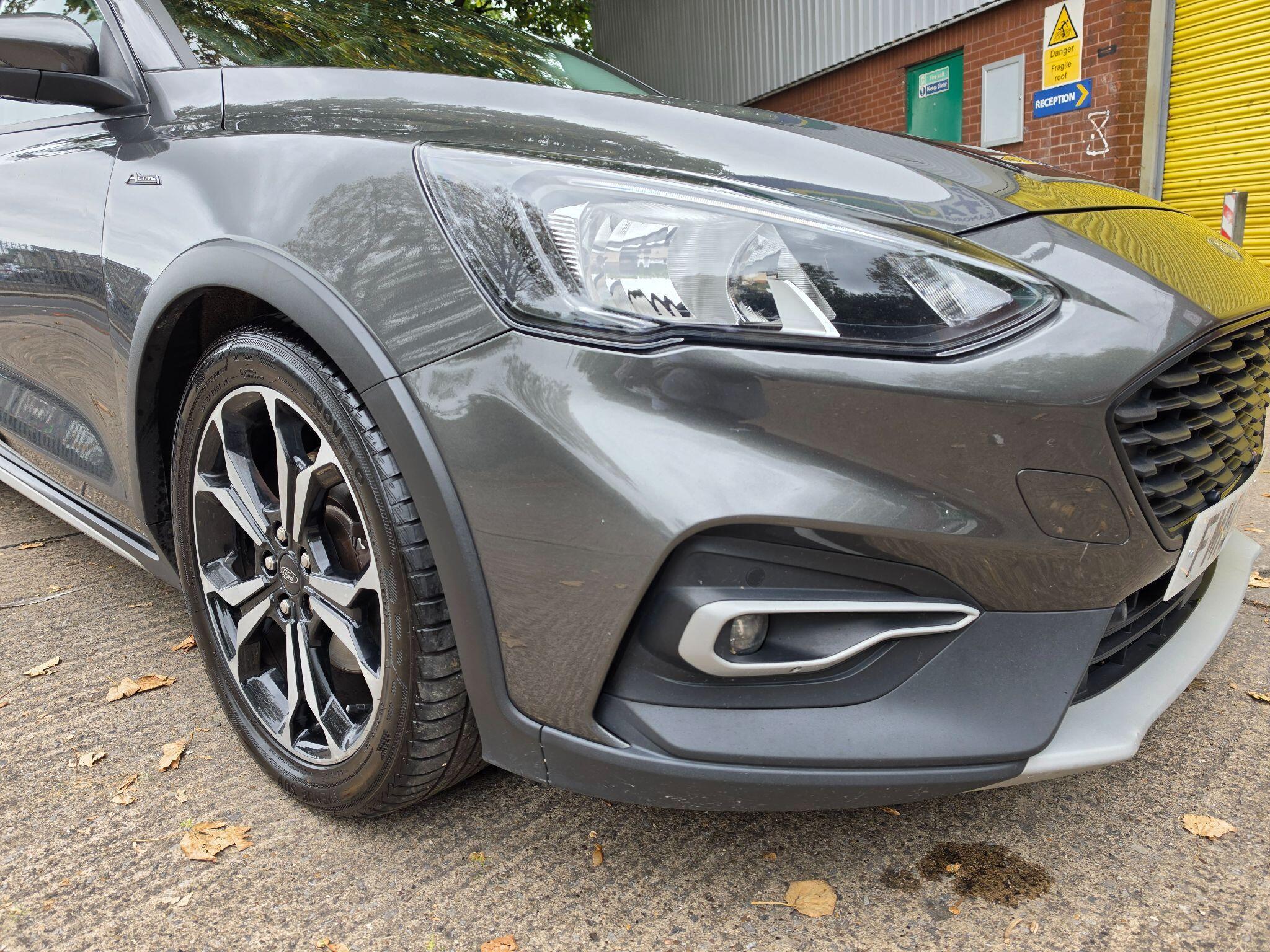 Ford Focus - Image 7