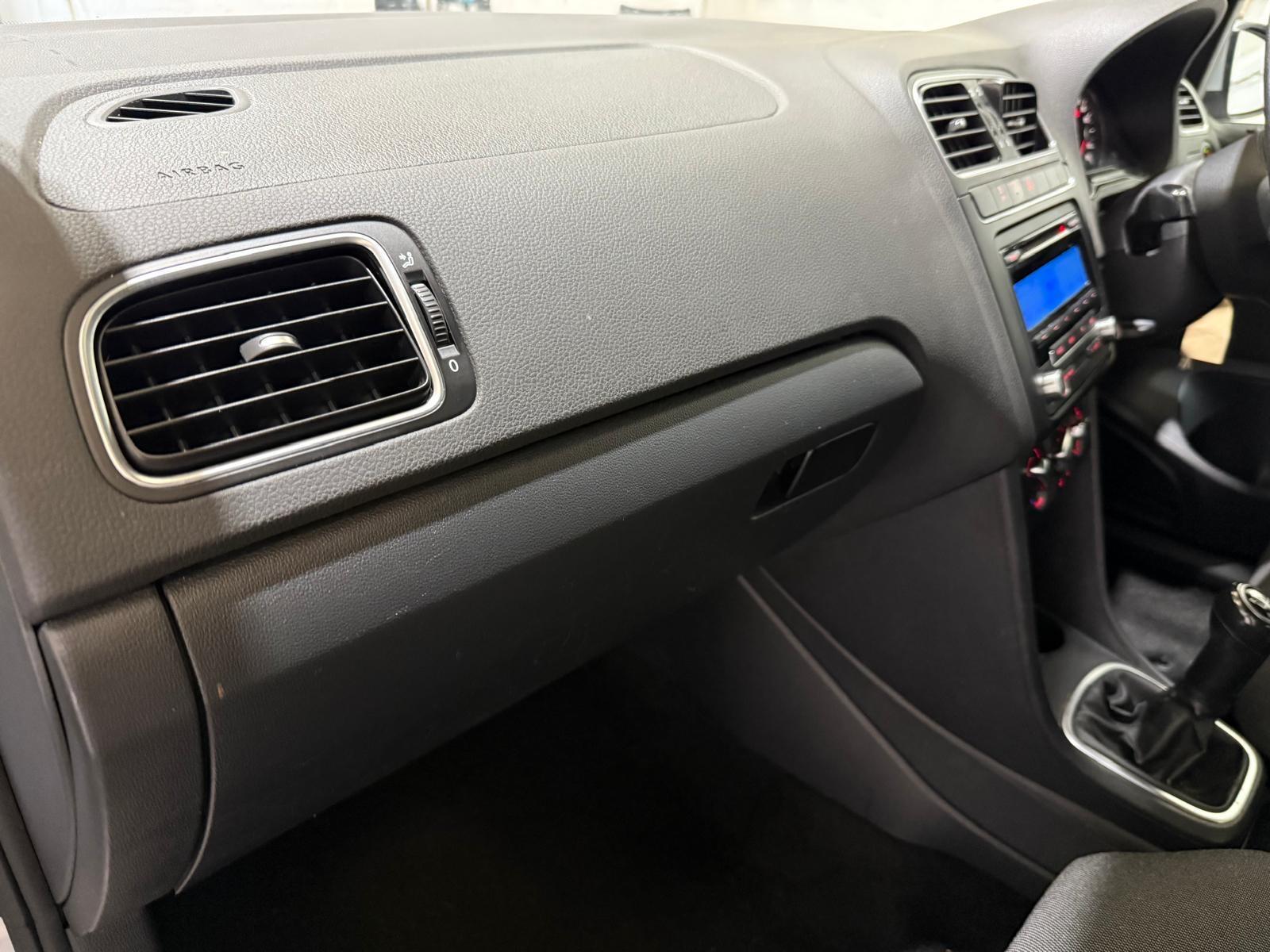 Volkswagen Polo - Image 24