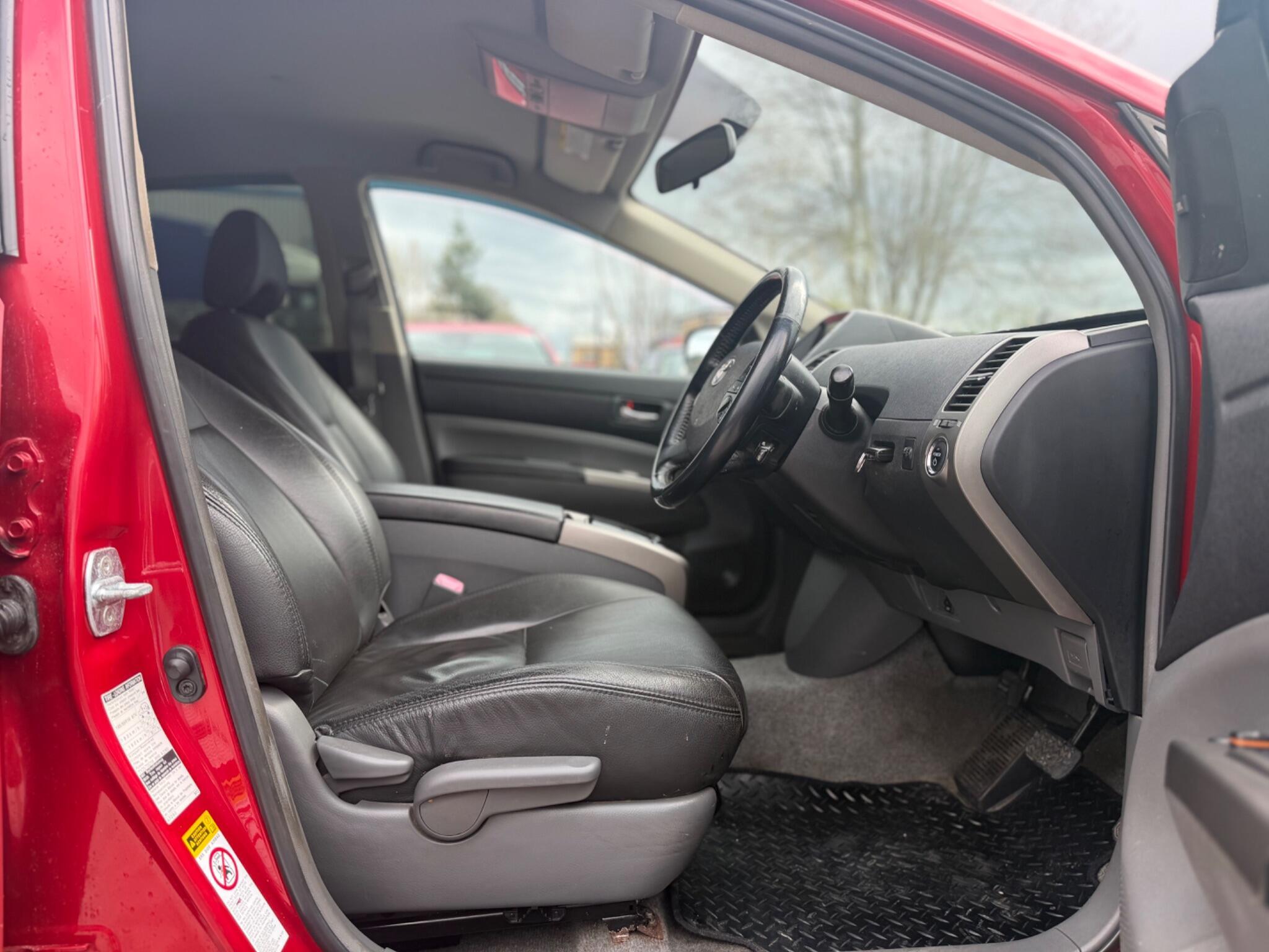 Toyota Prius - Image 11