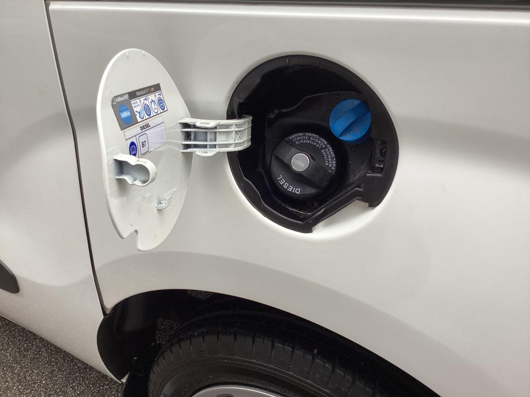 Fiat Doblo - Image 12