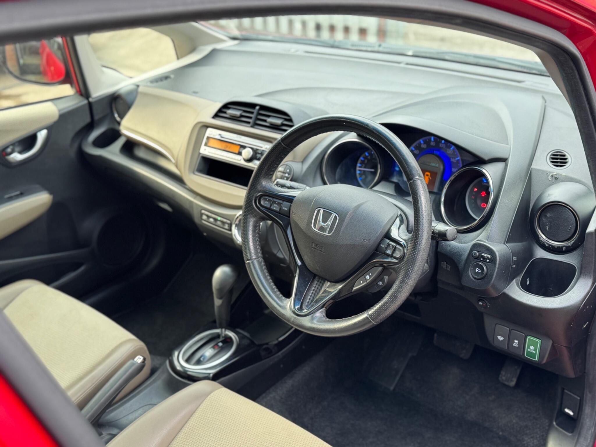 Honda FIT - Image 19