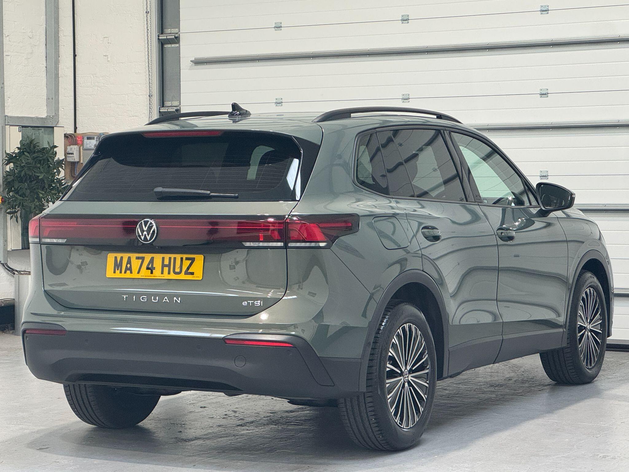 Volkswagen Tiguan - Image 11