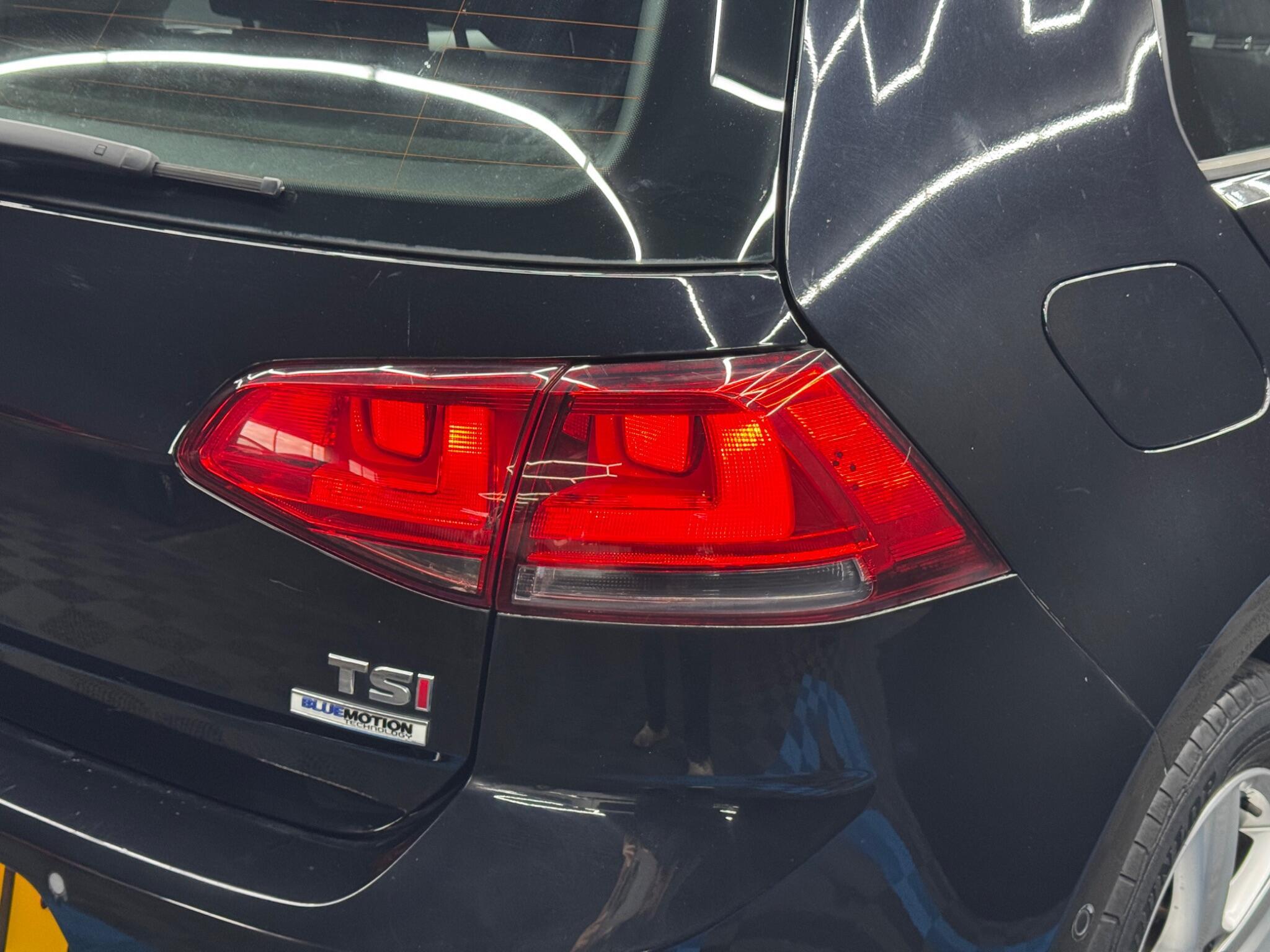 Volkswagen Golf - Image 41