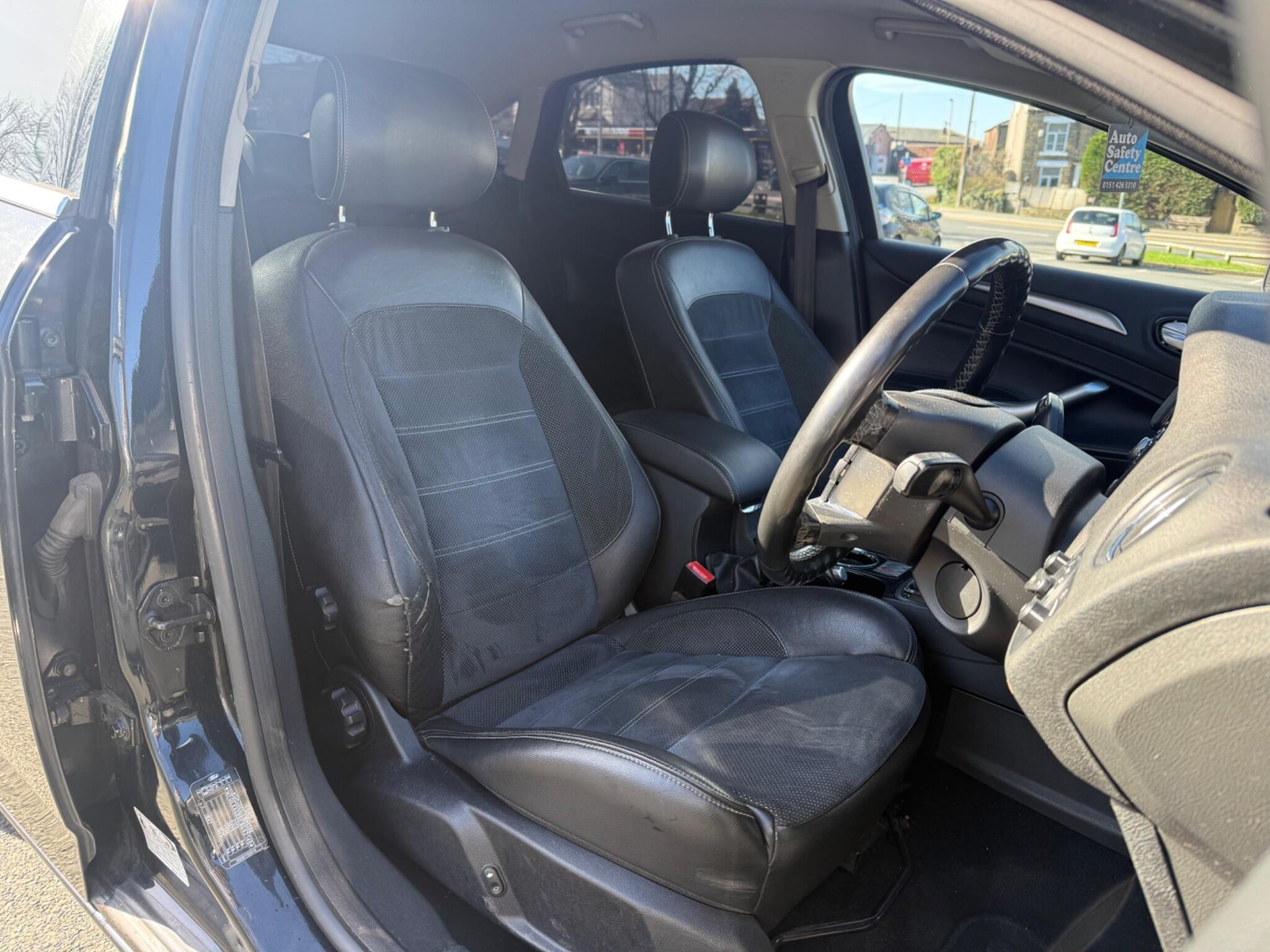 Ford Mondeo - Image 10