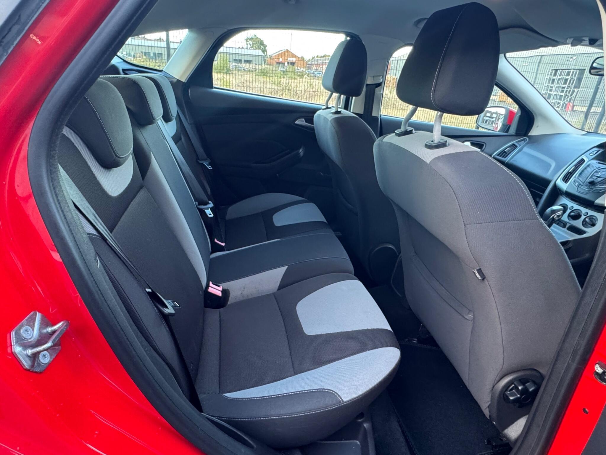 Ford Focus - Image 10