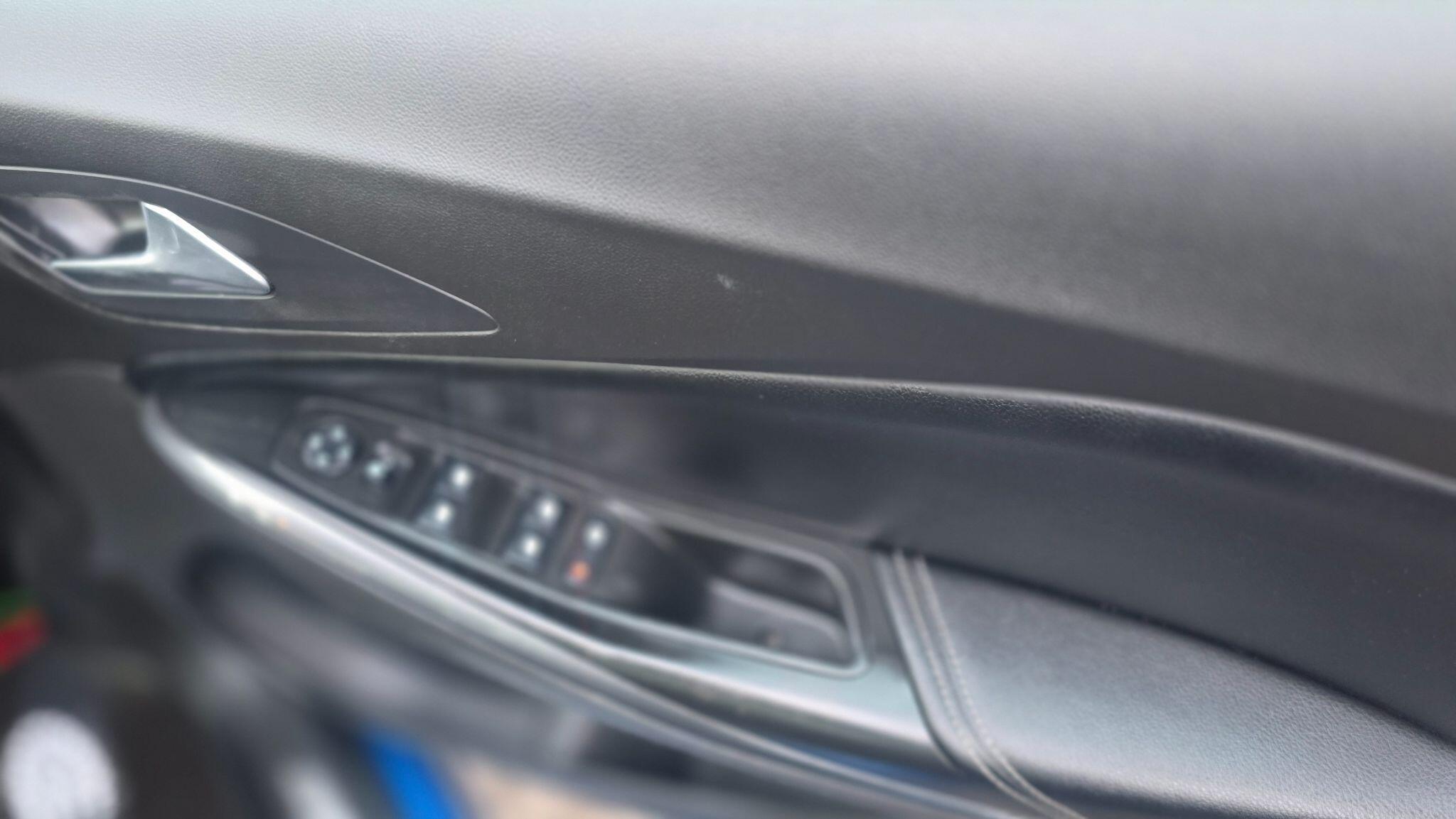 Vauxhall Grandland X - Image 21