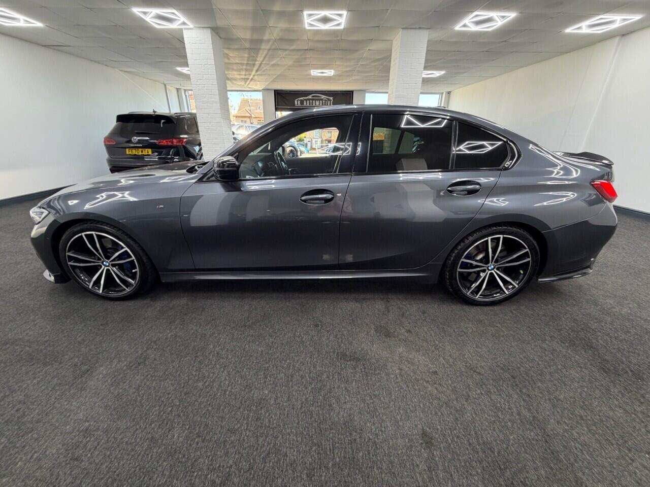 BMW 3 Series - Image 6