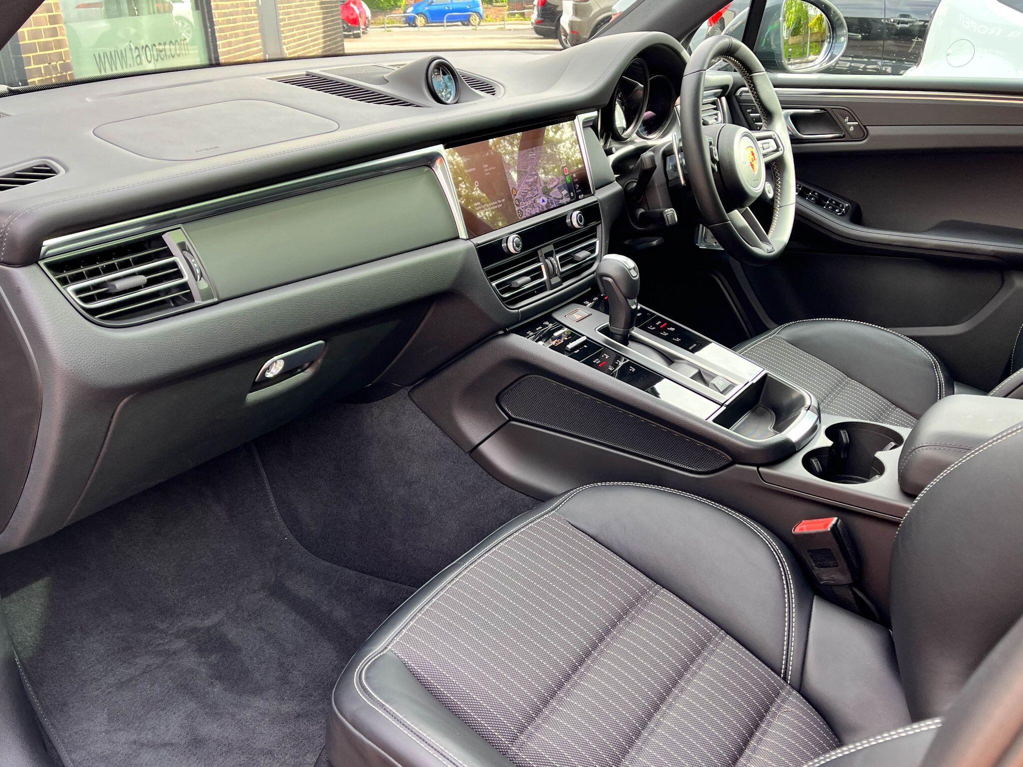 Porsche Macan - Image 6