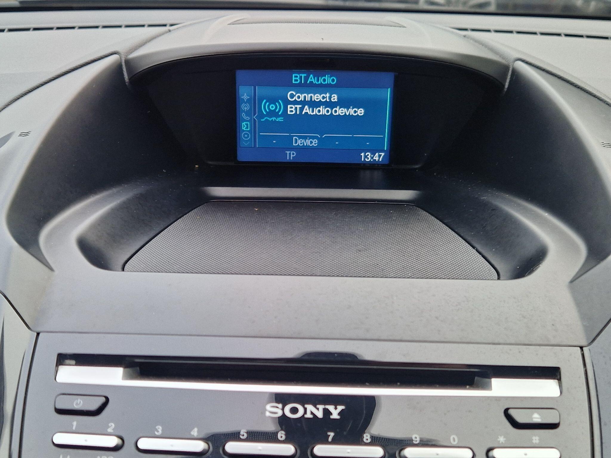 Ford Kuga - Image 22