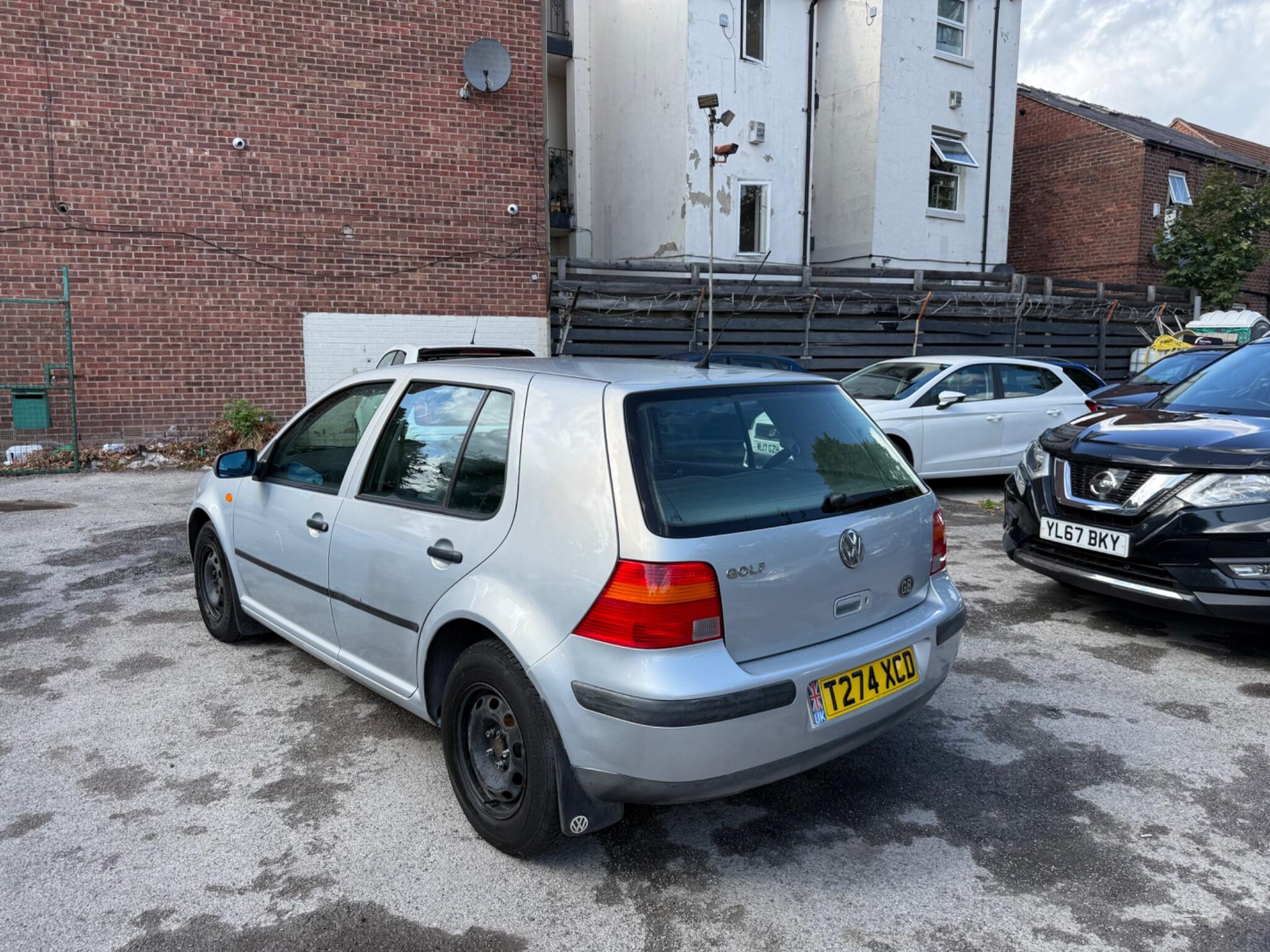 Volkswagen Golf - Image 5