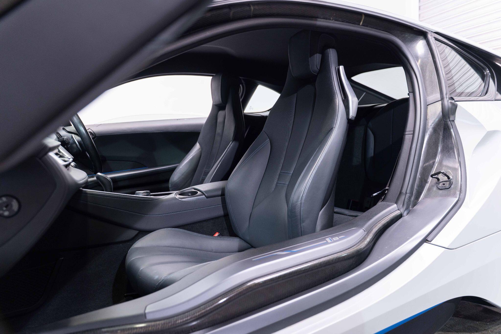 BMW i8 - Image 31