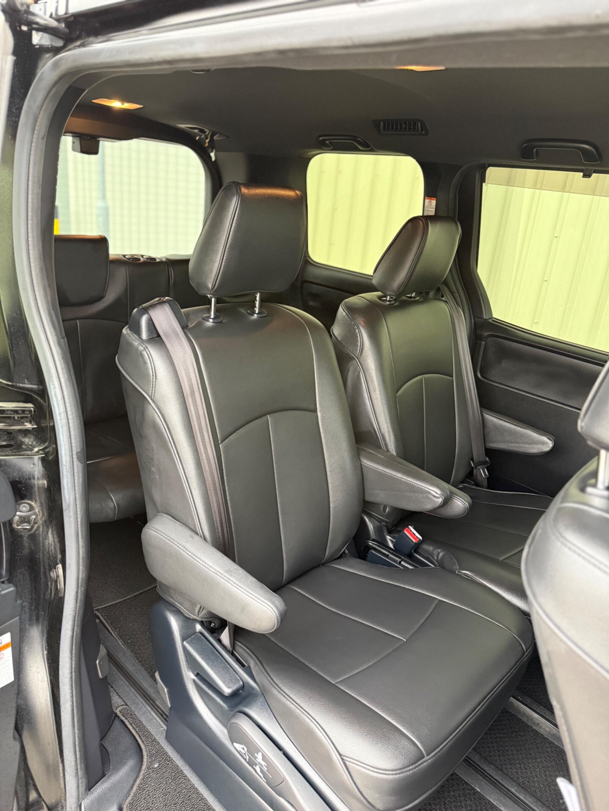 Toyota Voxy - Image 29