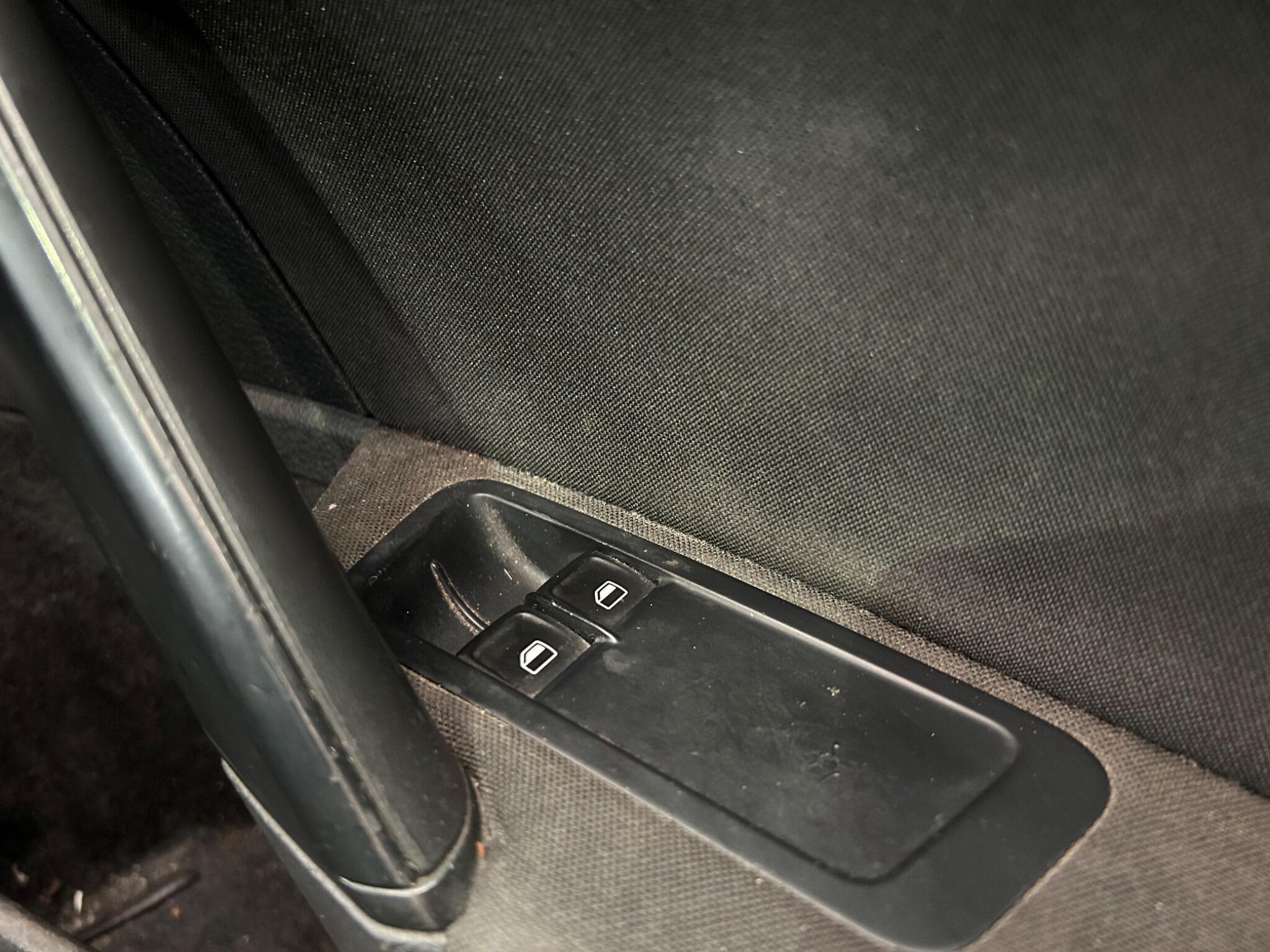 Volkswagen Golf - Image 14