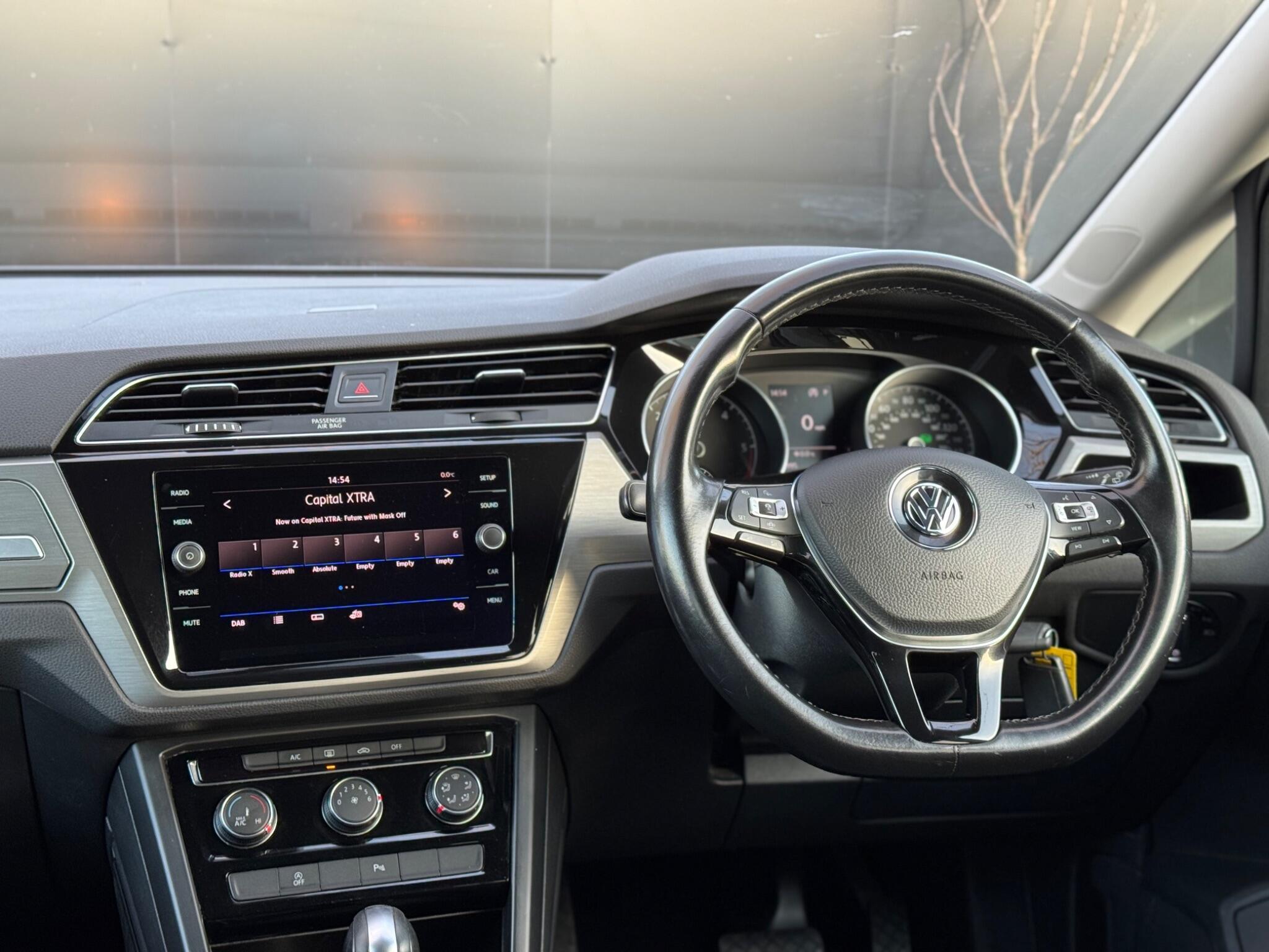 Volkswagen Touran - Image 14