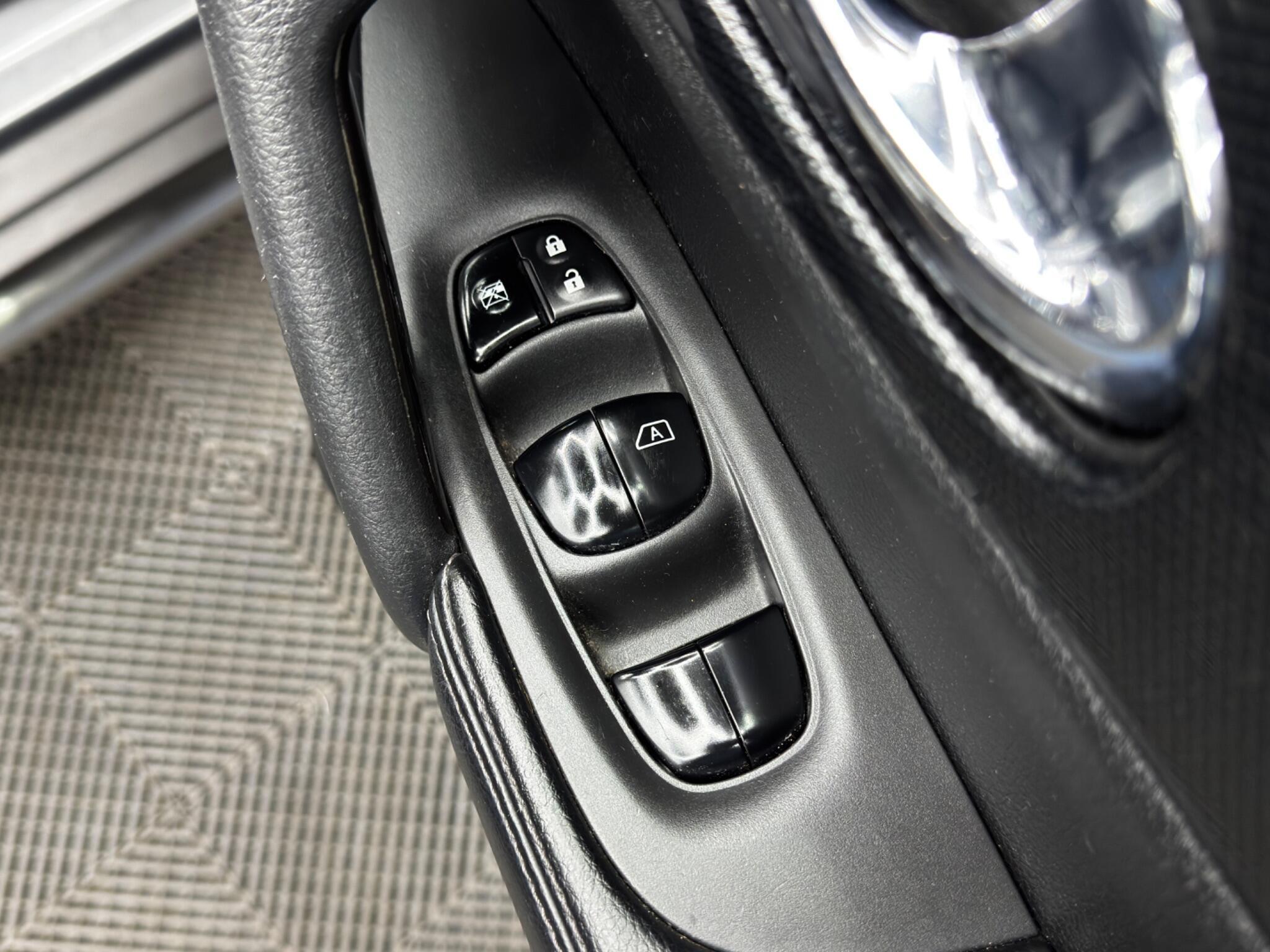 Nissan X-Trail - Image 40