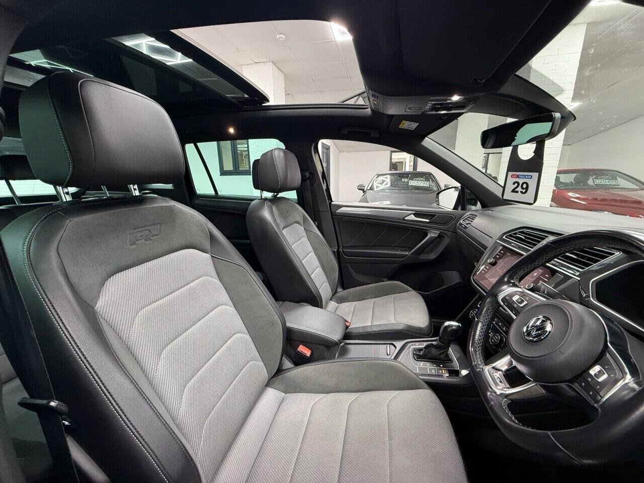 Volkswagen Tiguan - Image 13