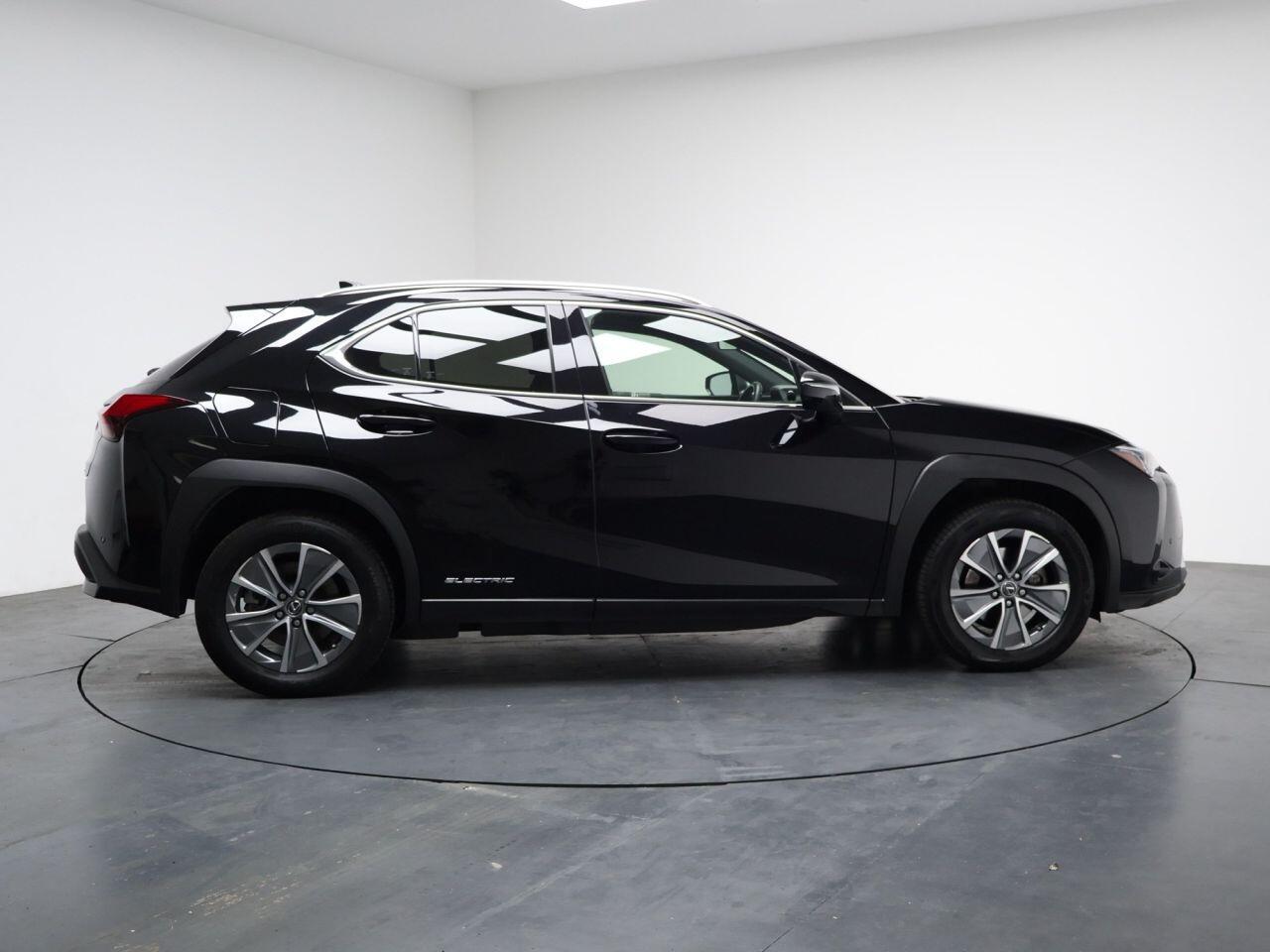 Lexus UX - Image 11