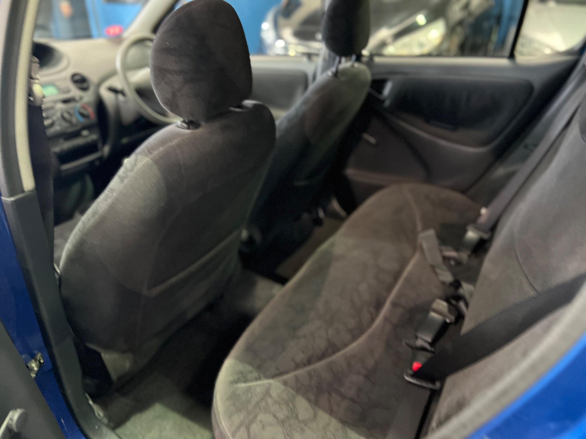 Toyota Yaris - Image 19