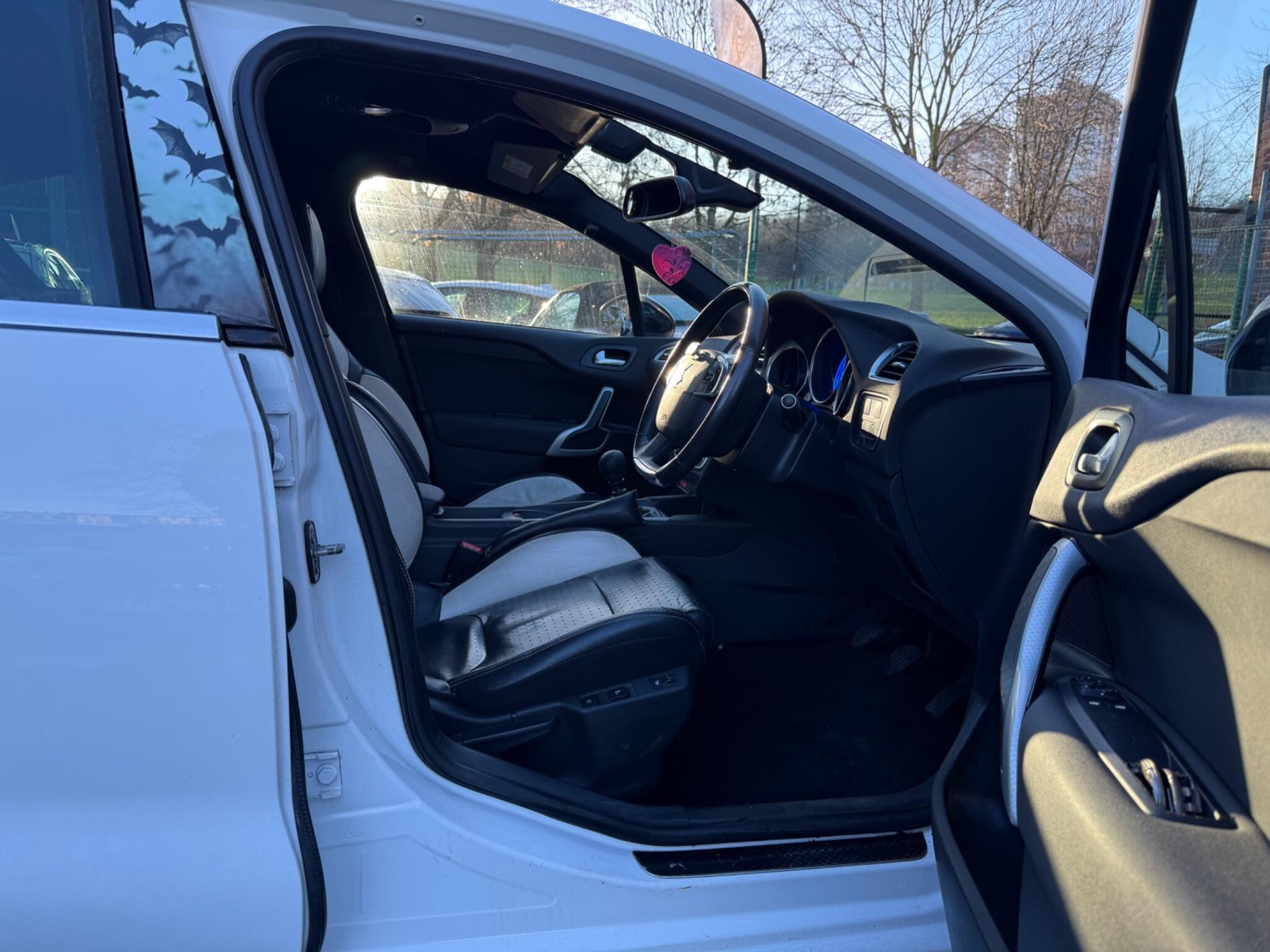 DS AUTOMOBILES DS 4 CROSSBACK - Image 22