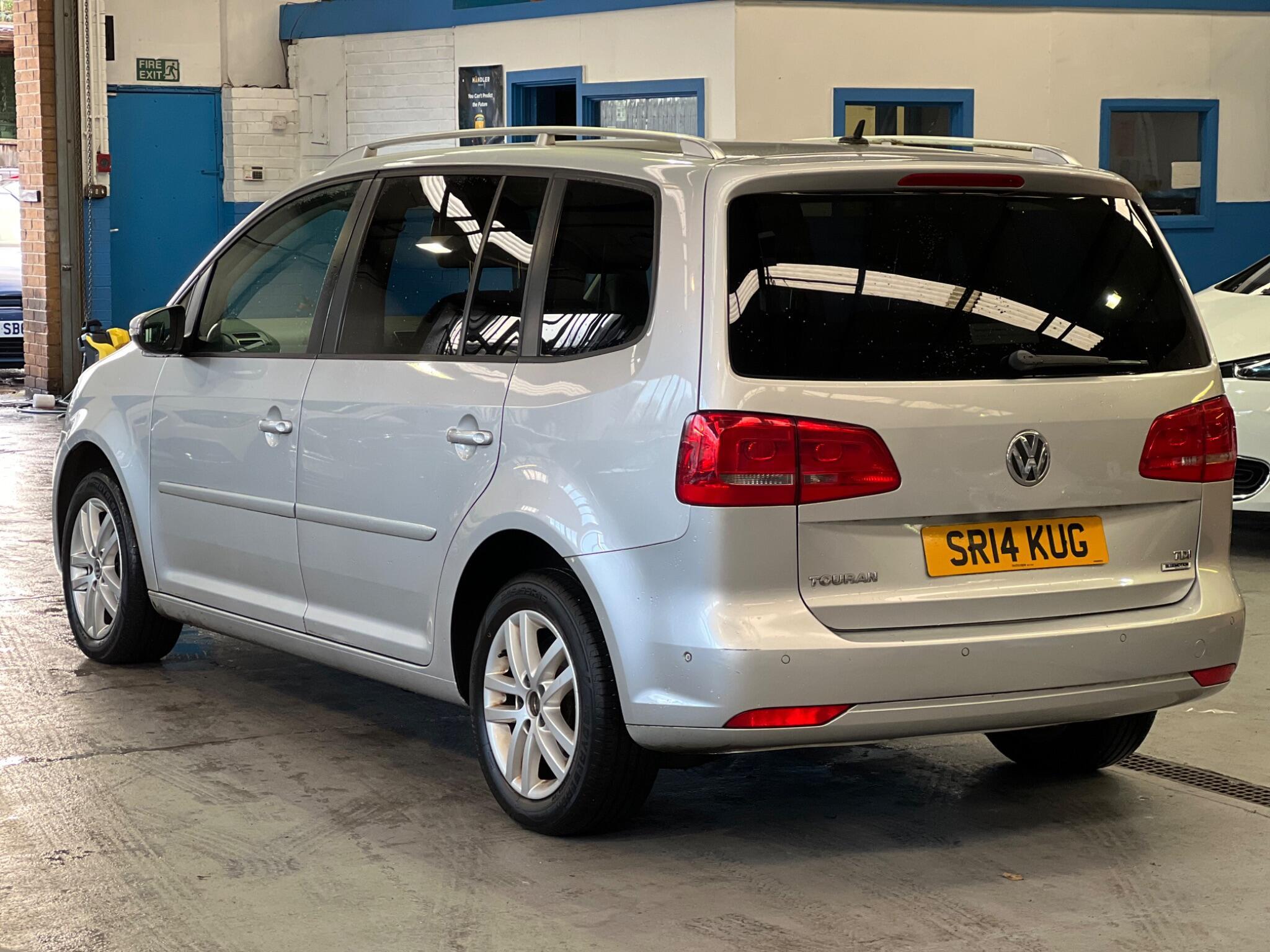 Volkswagen Touran - Image 6