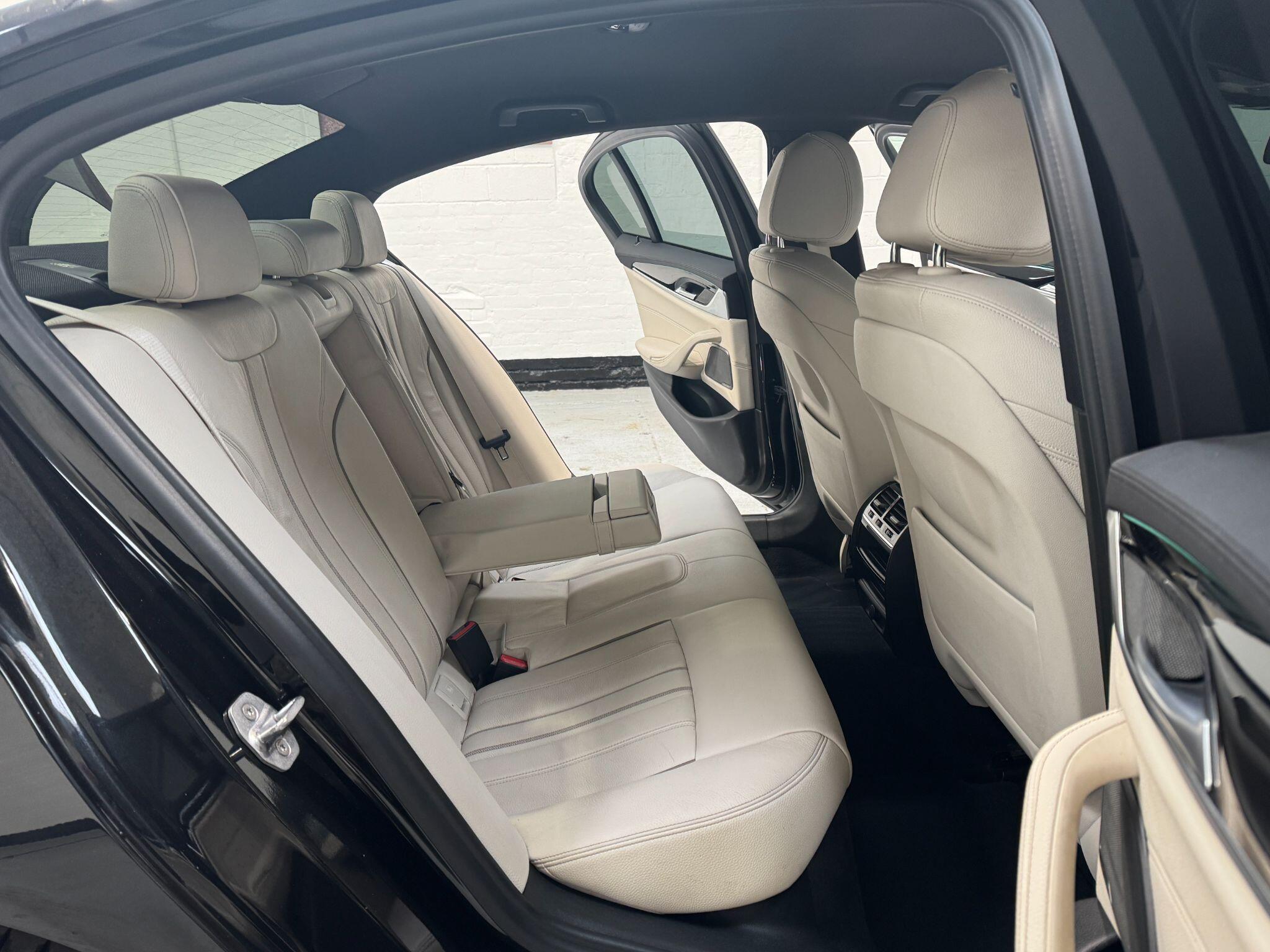 BMW 5 Series - Image 12