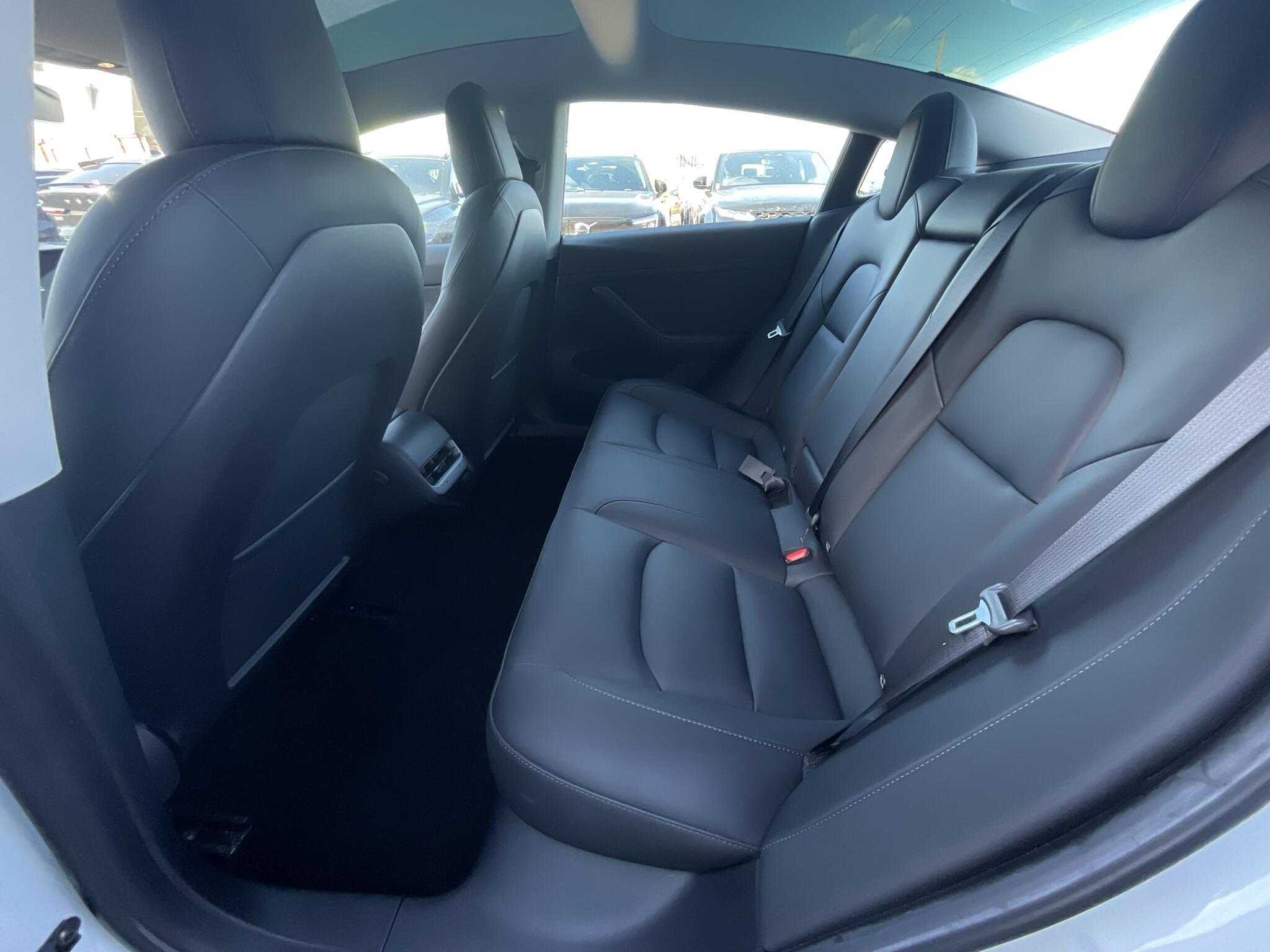 Tesla Model 3 - Image 15