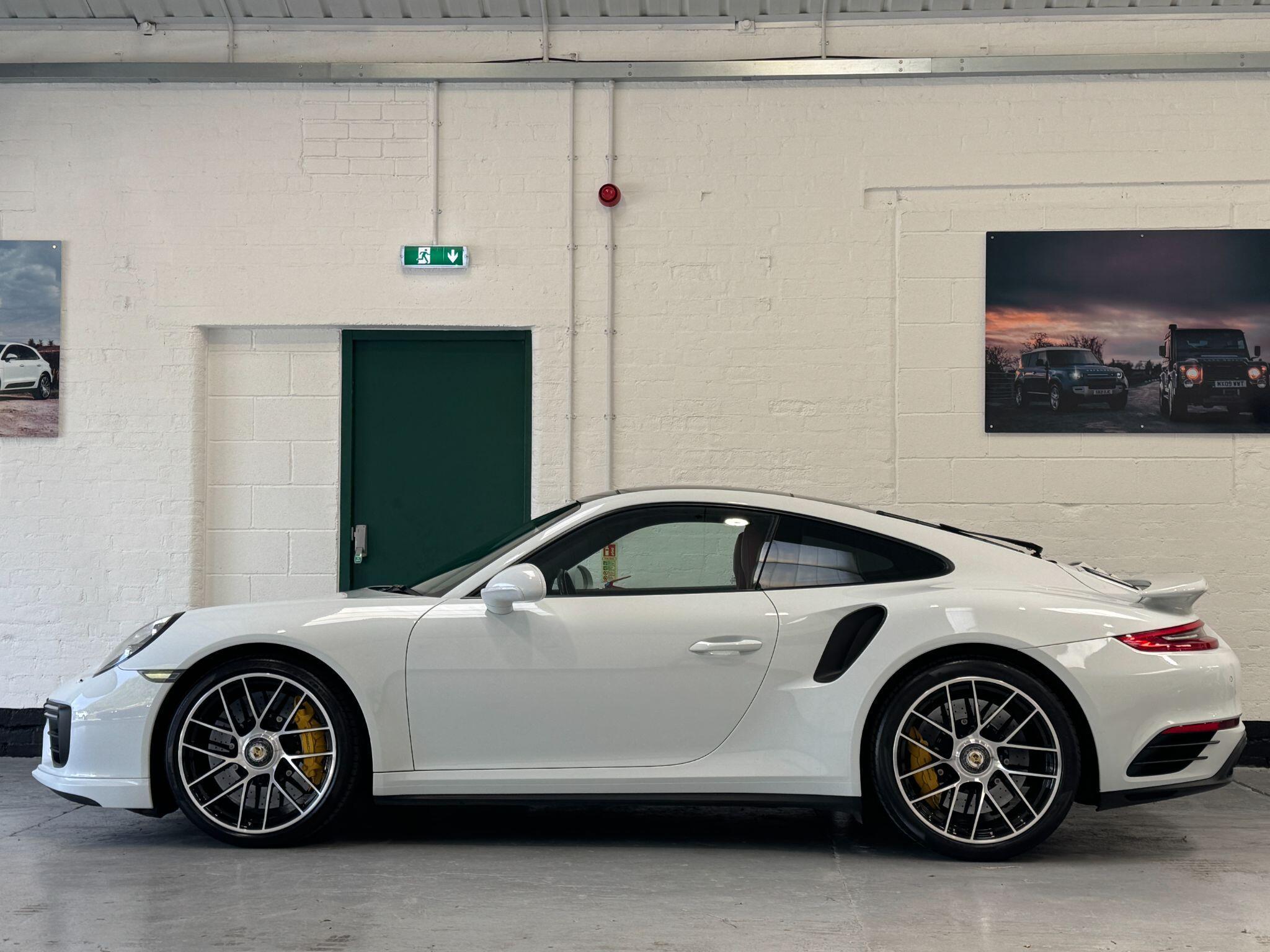 Porsche 911 - Image 9