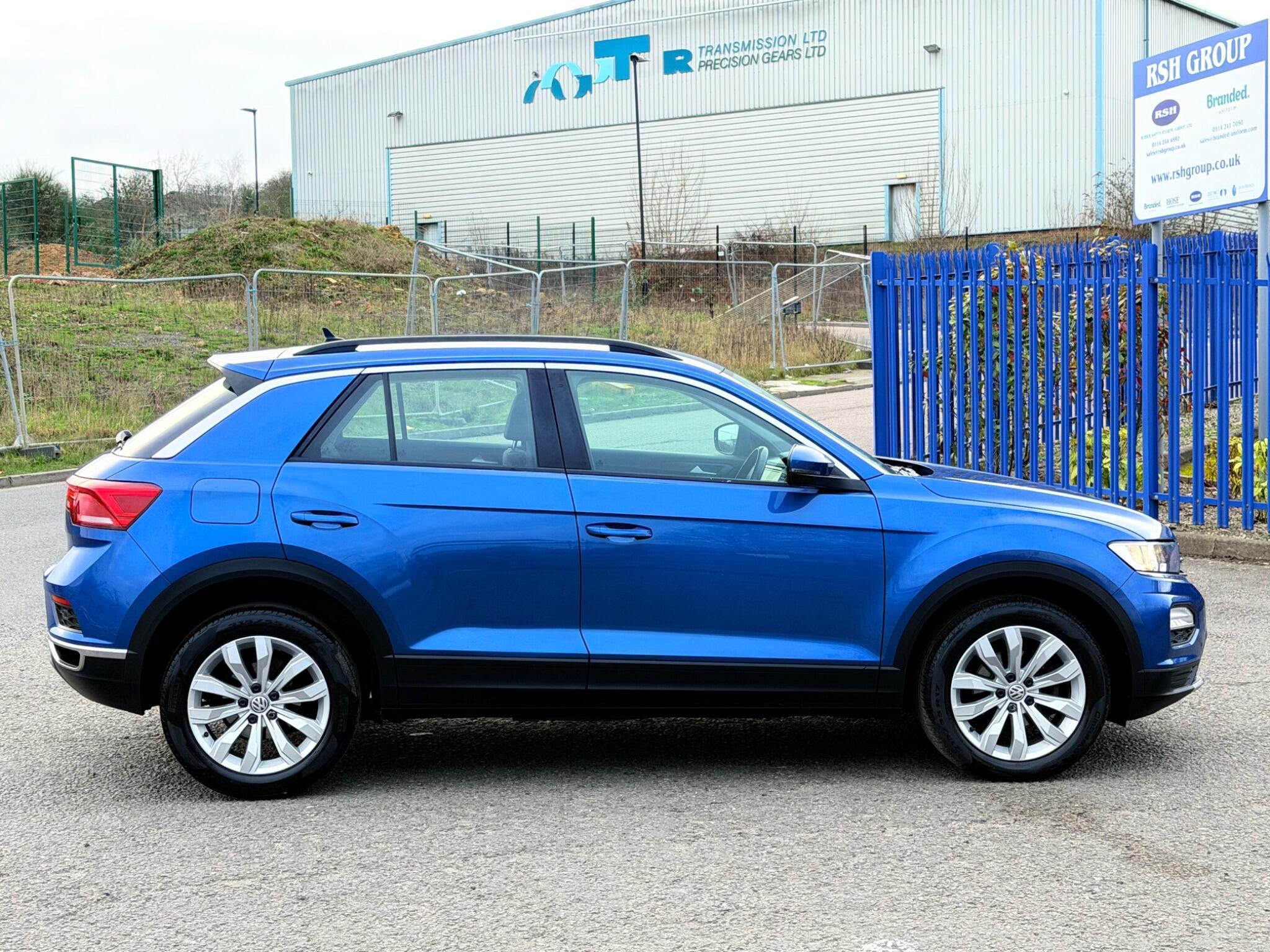 Volkswagen T-Roc - Image 22