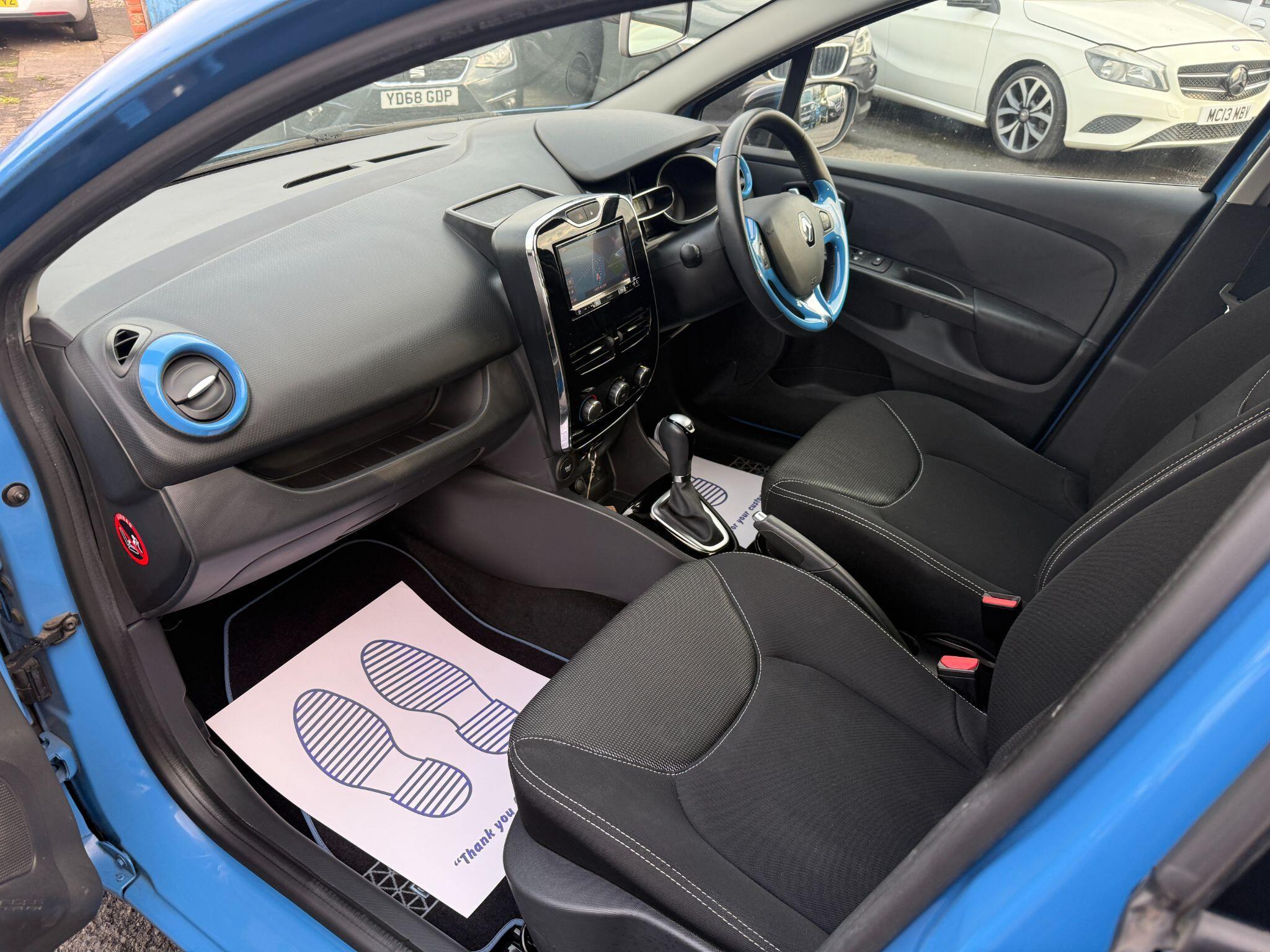 Renault Clio - Image 30