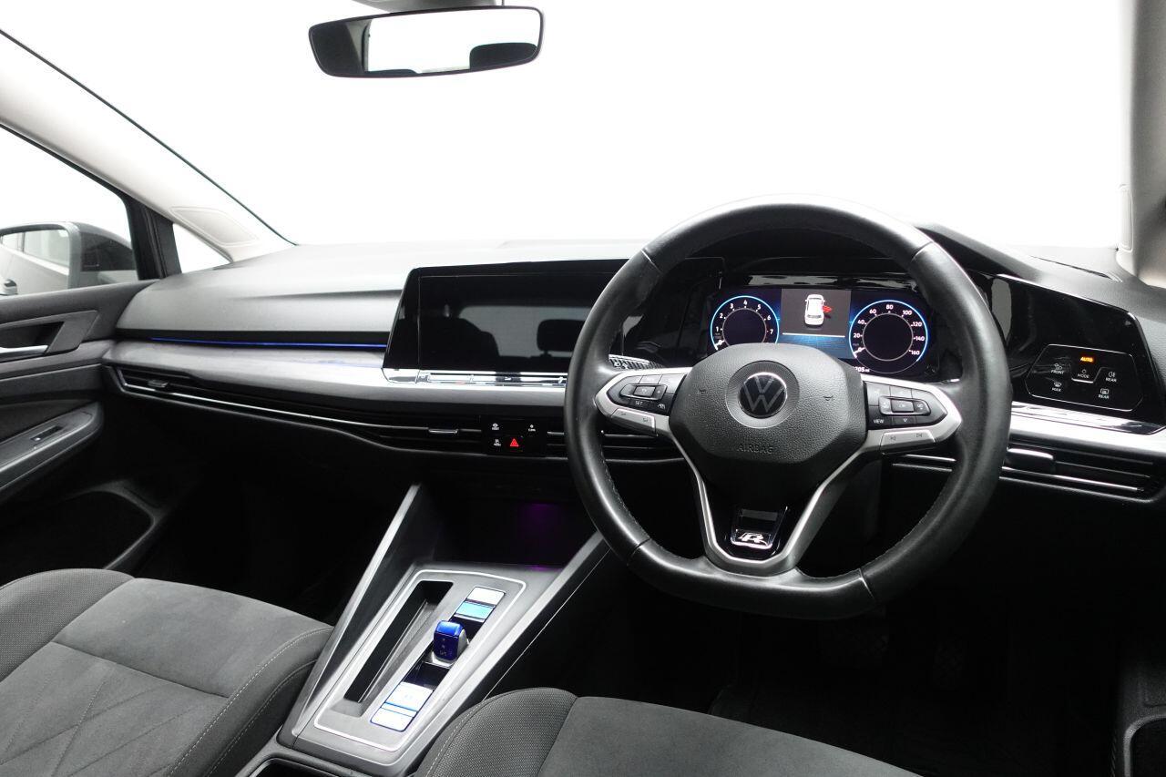 Volkswagen Golf - Image 13