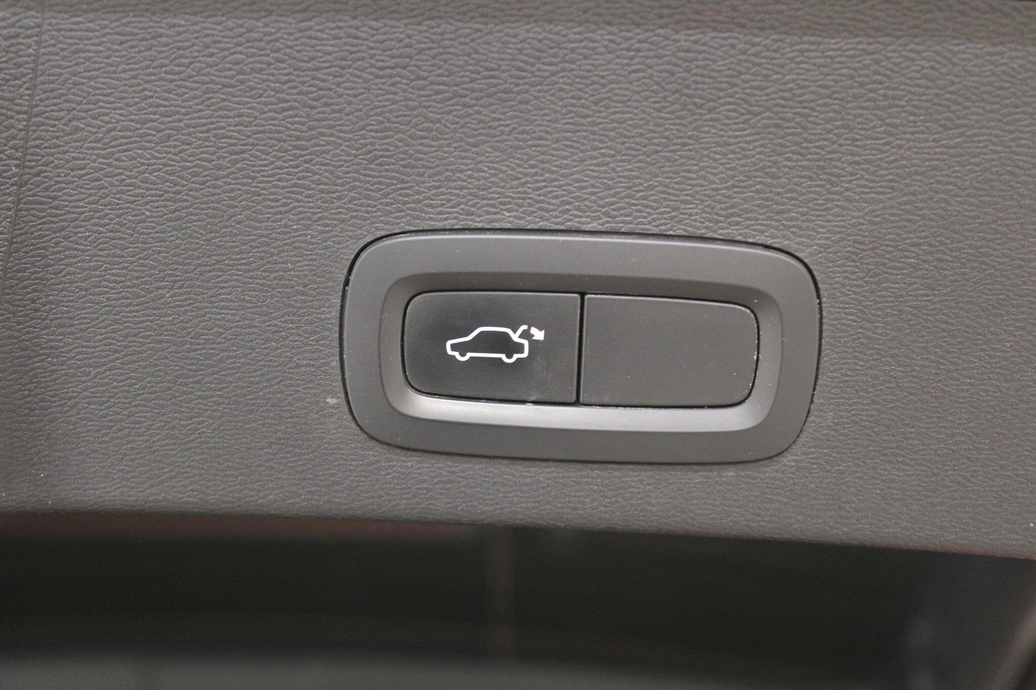 Volvo XC40 - Image 25