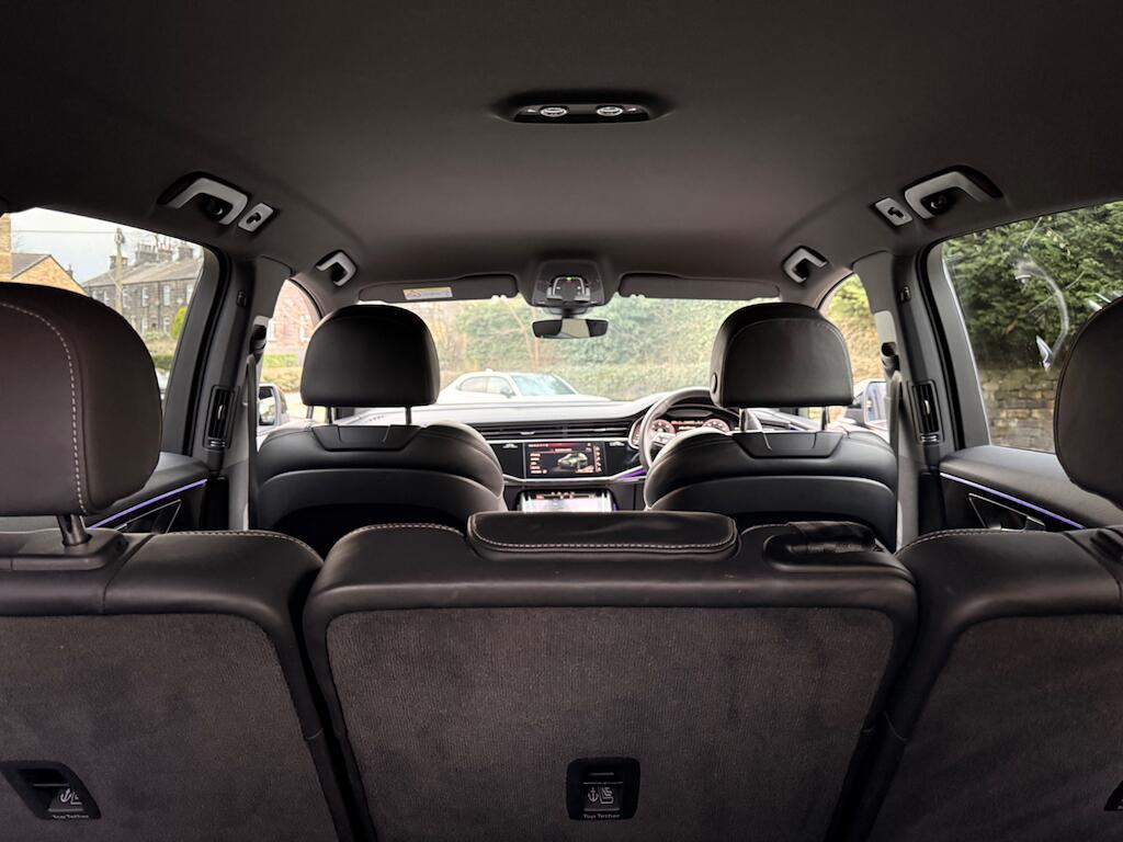 Audi Q7 - Image 34