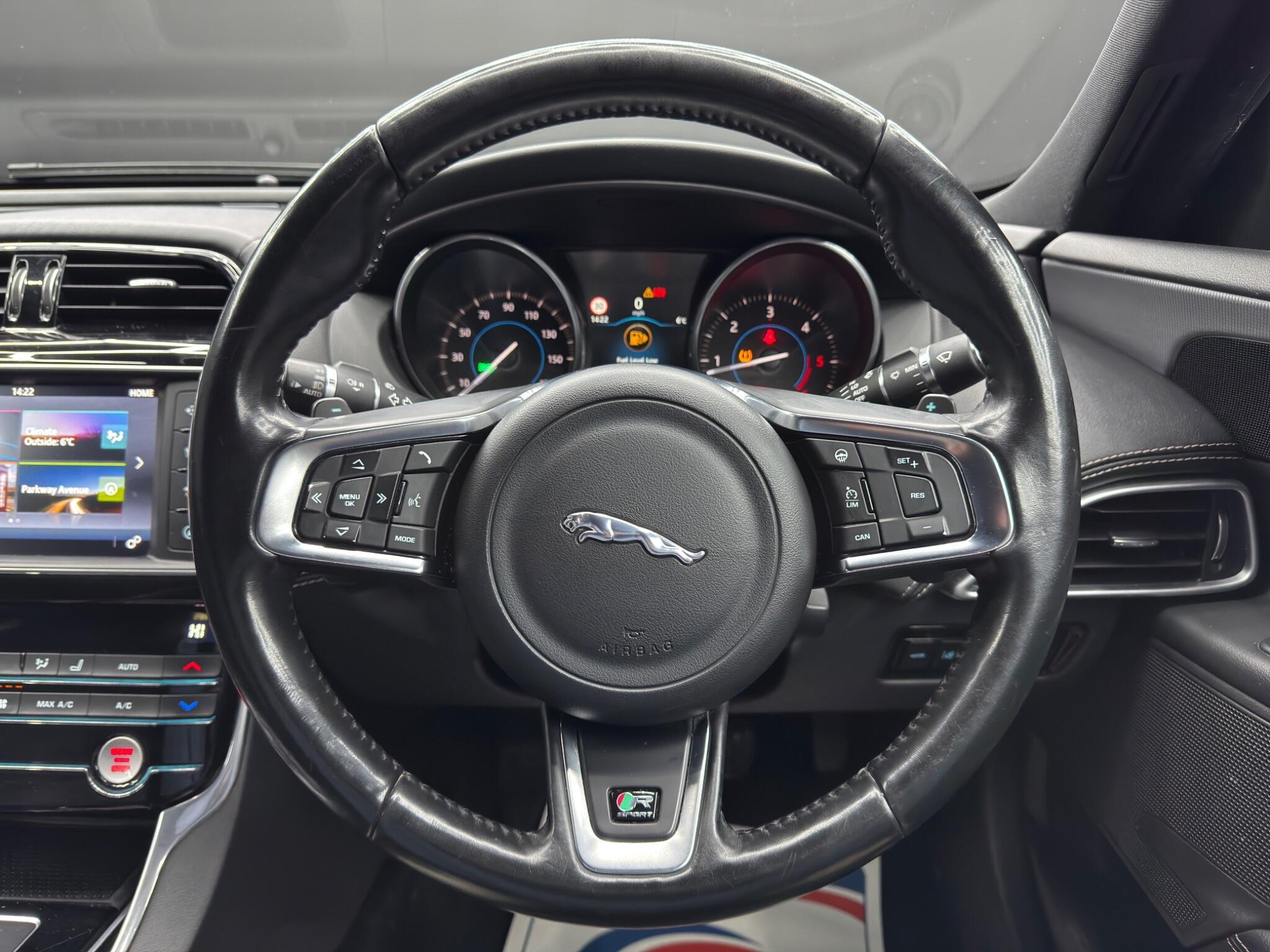 Jaguar XE - Image 19